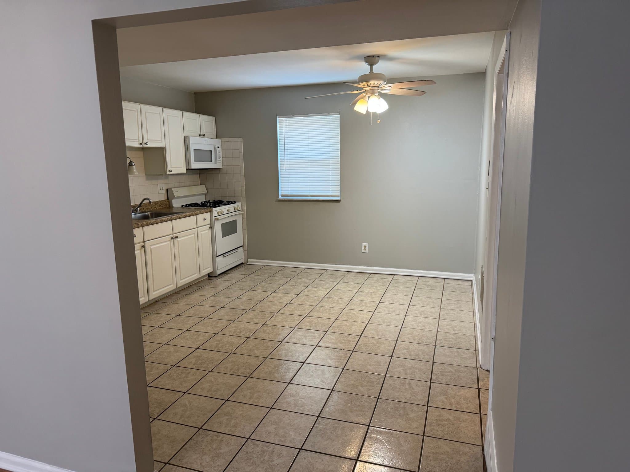St. Louis Apartment: 1991 Lemay Ferry Rd