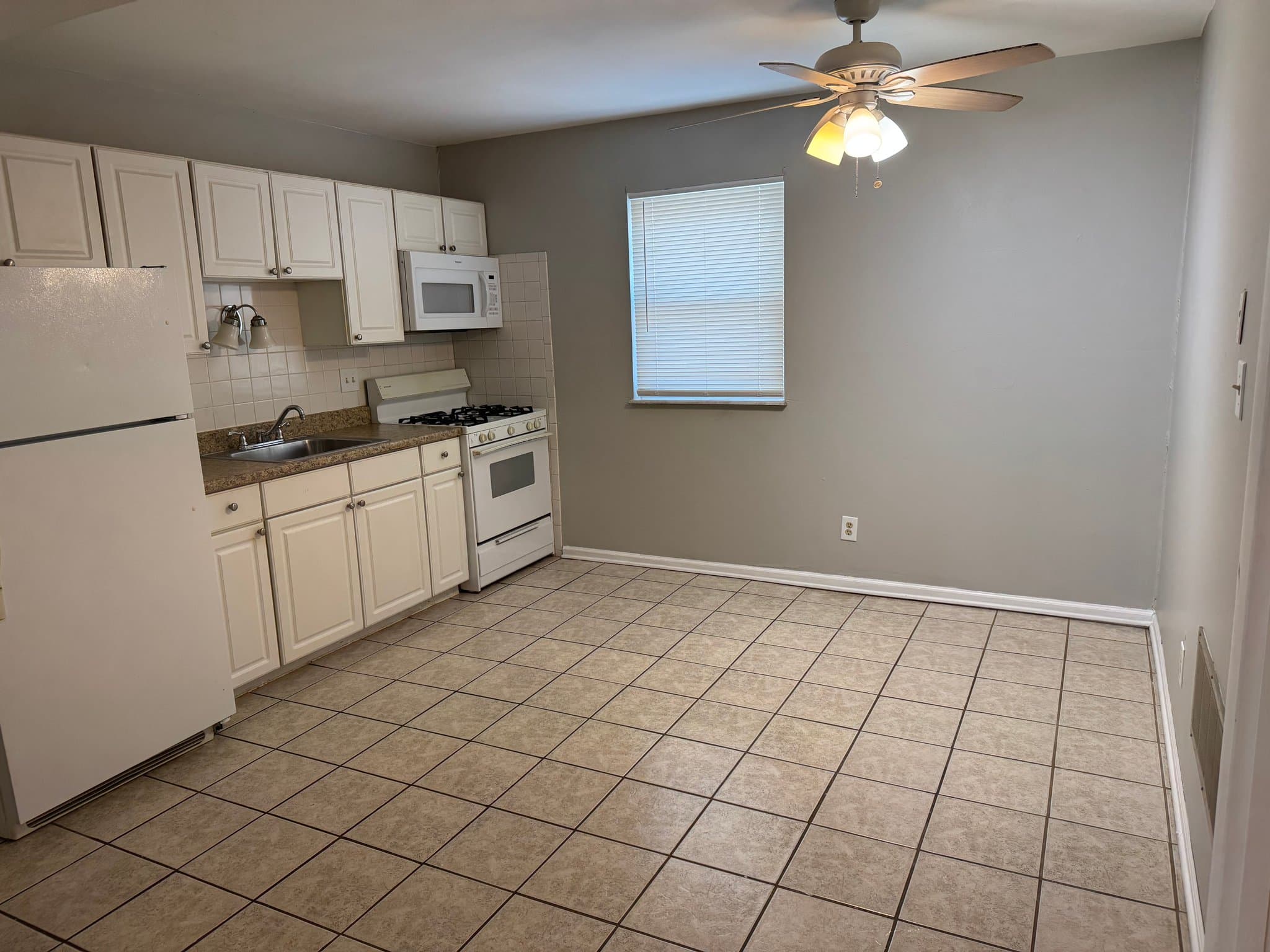 St. Louis Apartment: 1991 Lemay Ferry Rd
