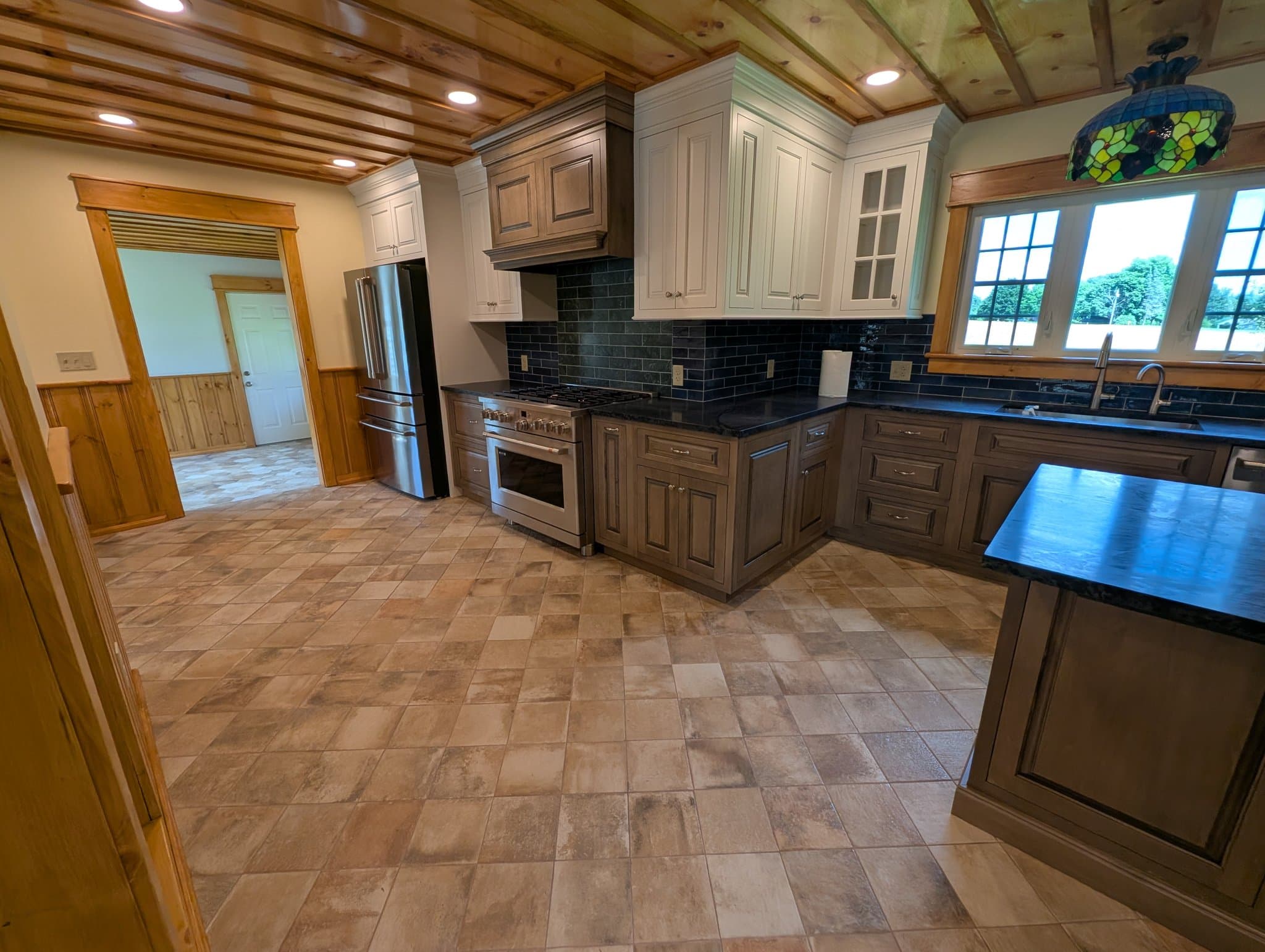 Nashua House: 211 Pine Hill Rd