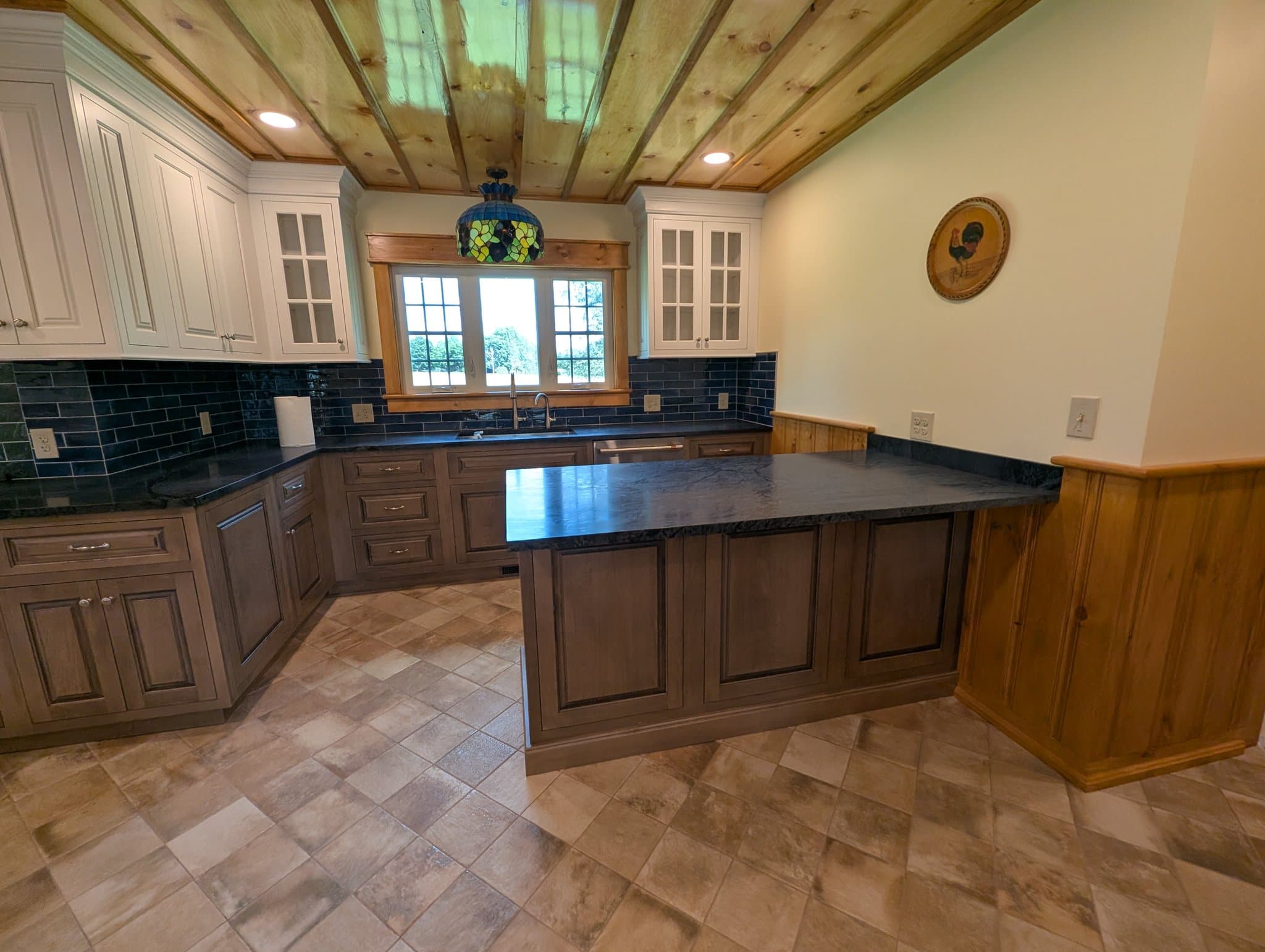 Nashua House: 211 Pine Hill Rd