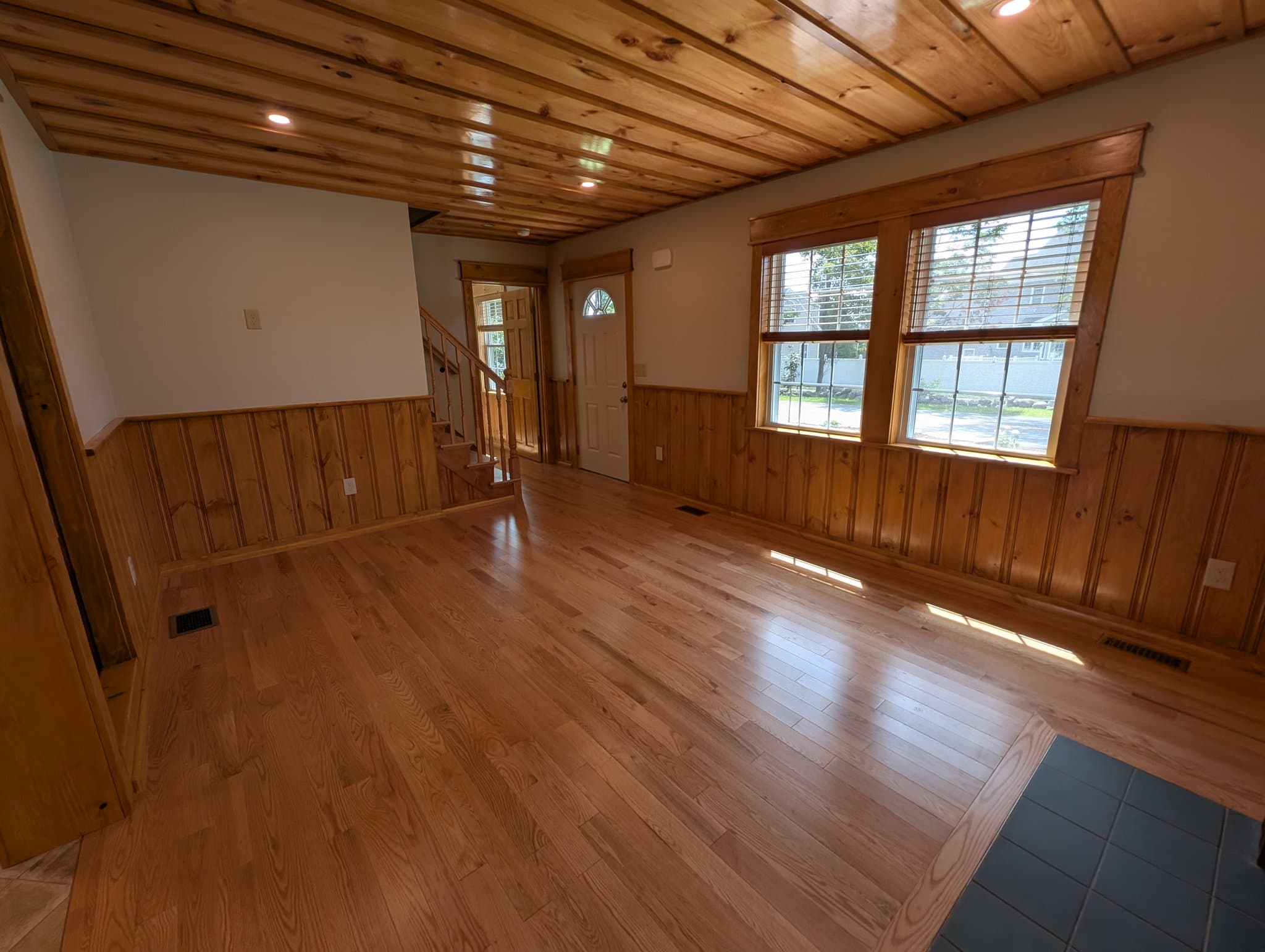 Nashua House: 211 Pine Hill Rd