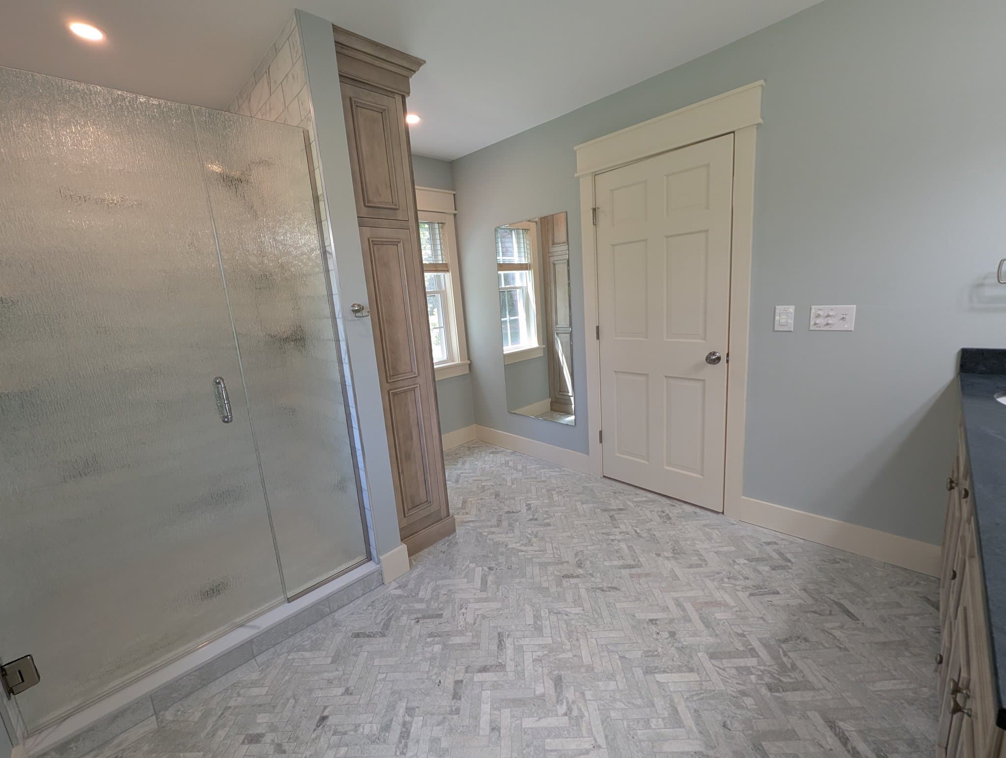Nashua House: 211 Pine Hill Rd