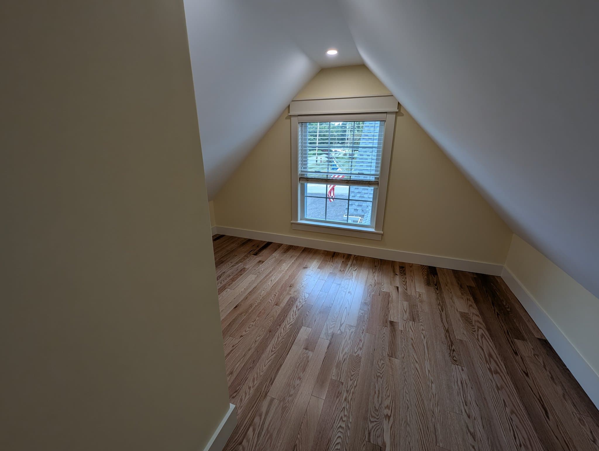 Nashua House: 211 Pine Hill Rd