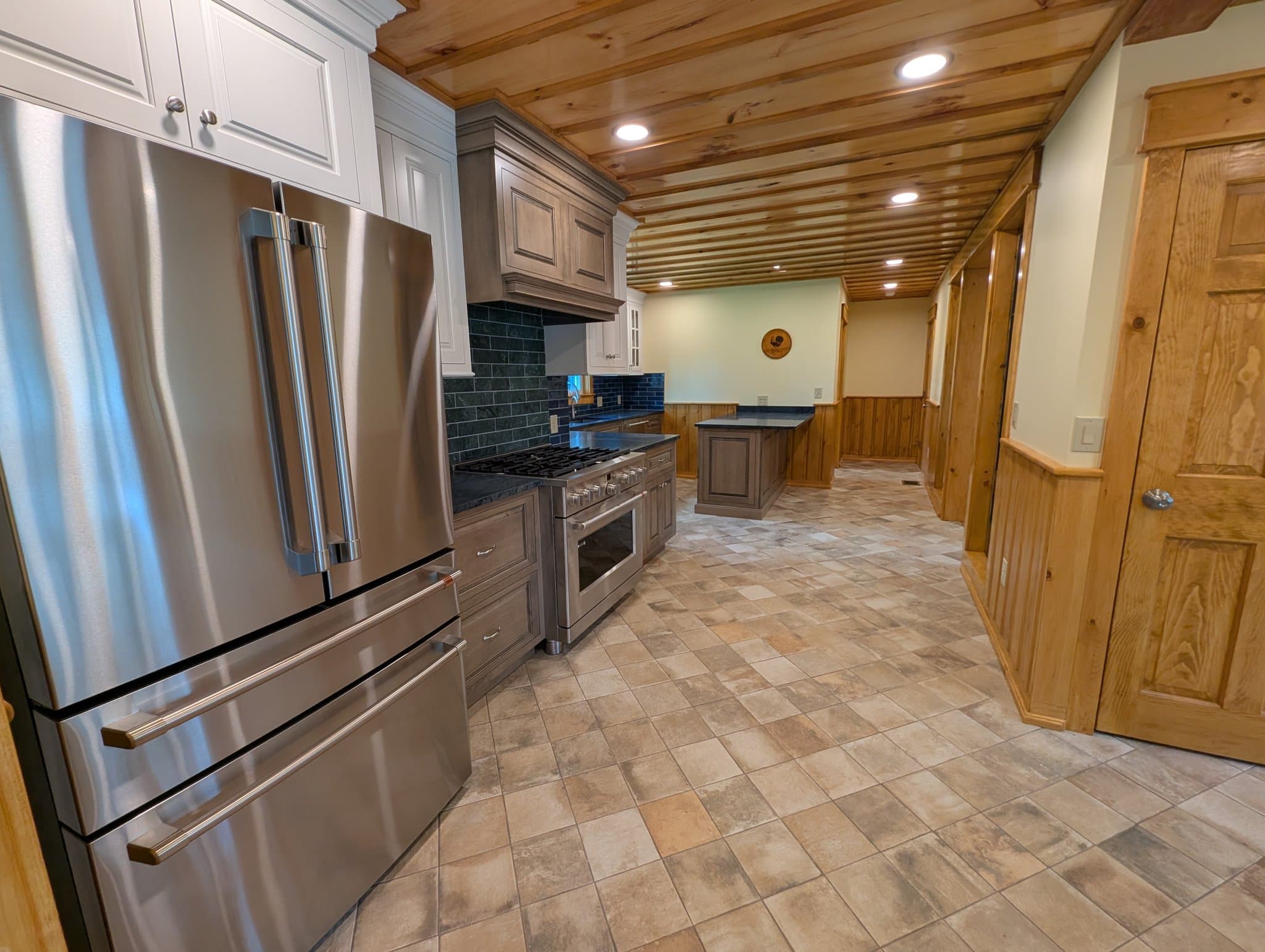 Nashua House: 211 Pine Hill Rd