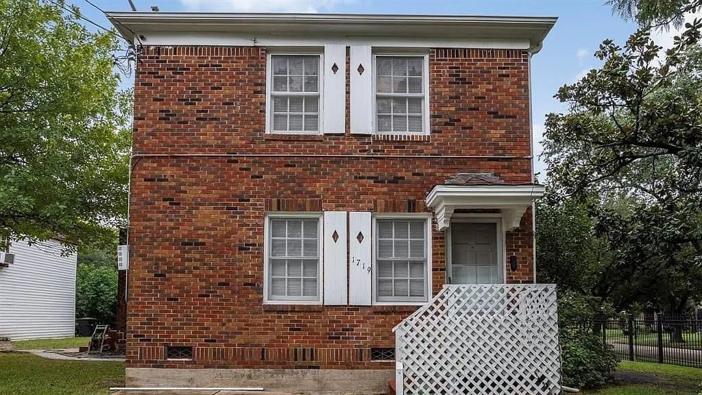 Houston Multiplex: 1719 Fourcade Street