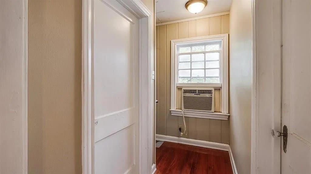 Houston Multiplex: 1719 Fourcade Street