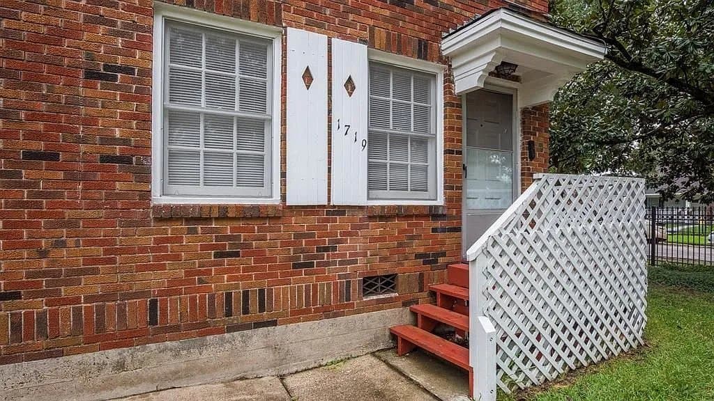 Houston Multiplex: 1719 Fourcade Street