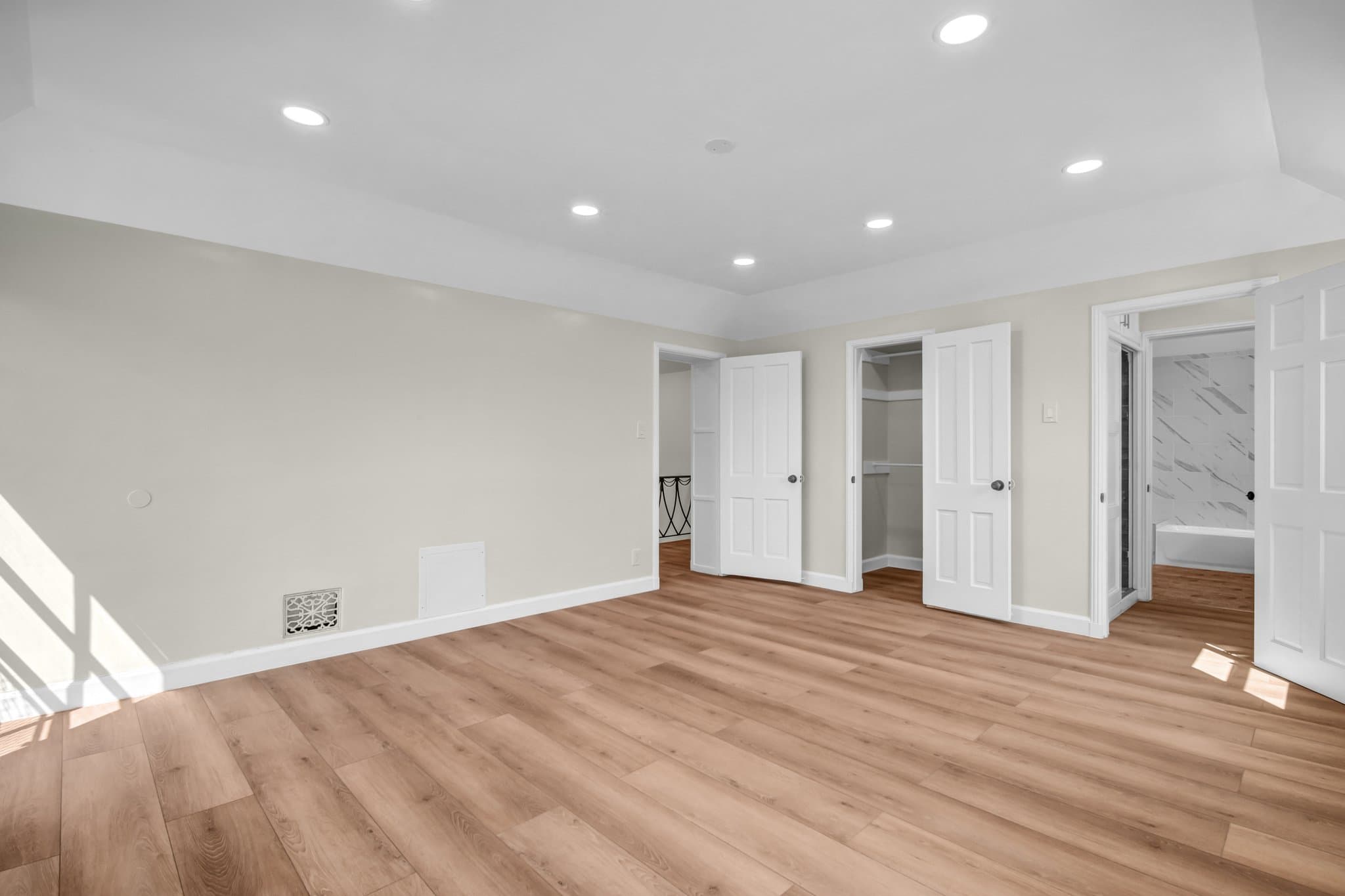 Los Angeles House: 414 Hilgard Ave