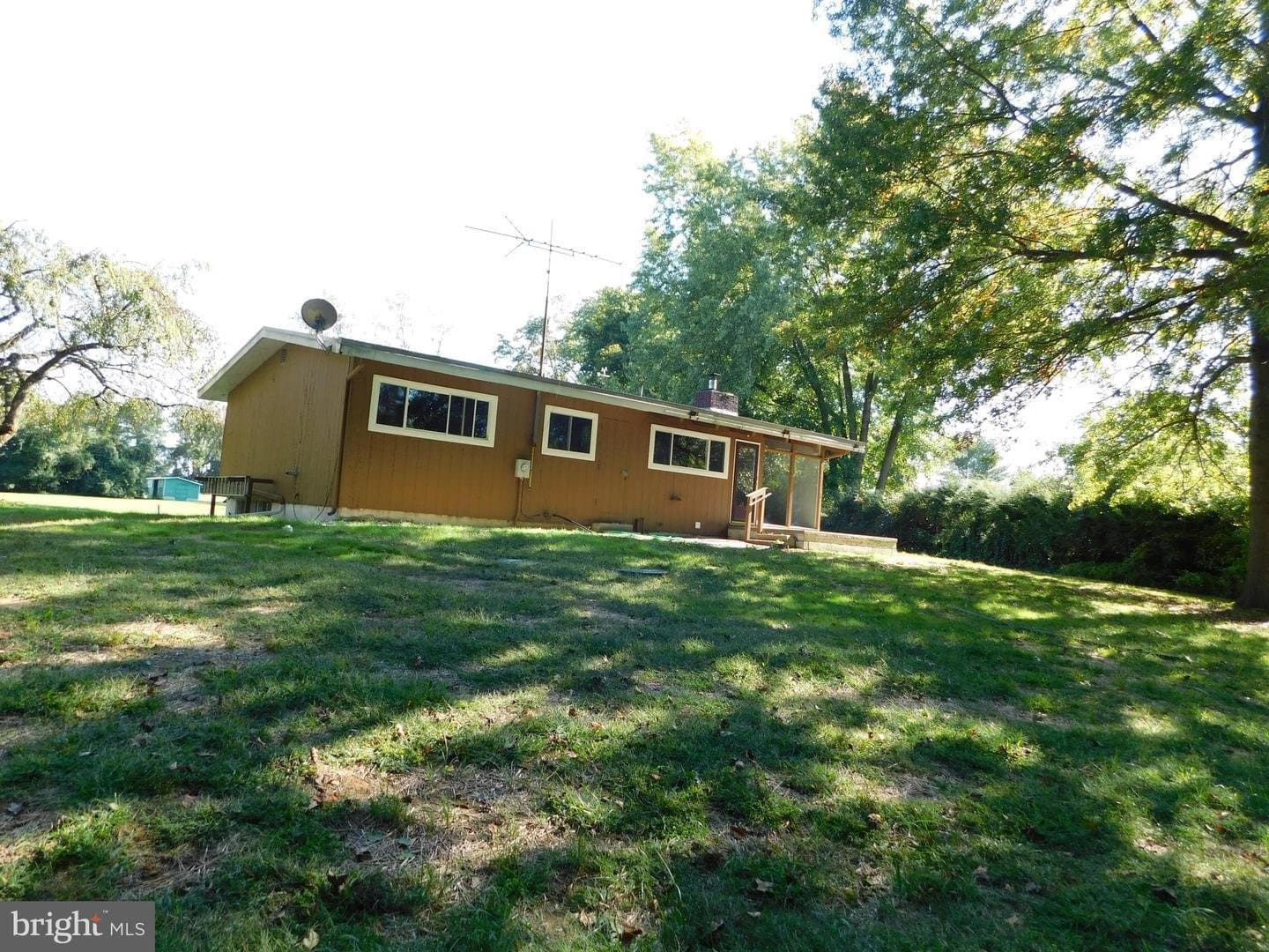 Dover House: 1242 S. Governor's Ave