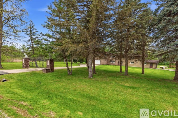 Lapeer House: 1392 Maple Grove Rd