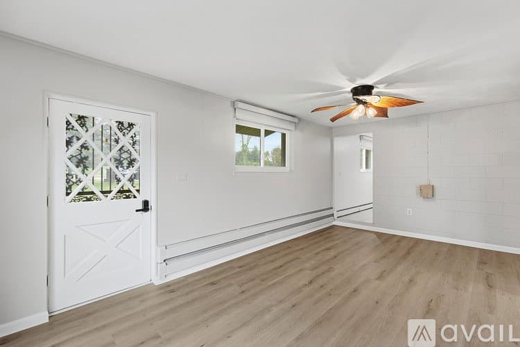 Lapeer House: 1392 Maple Grove Rd