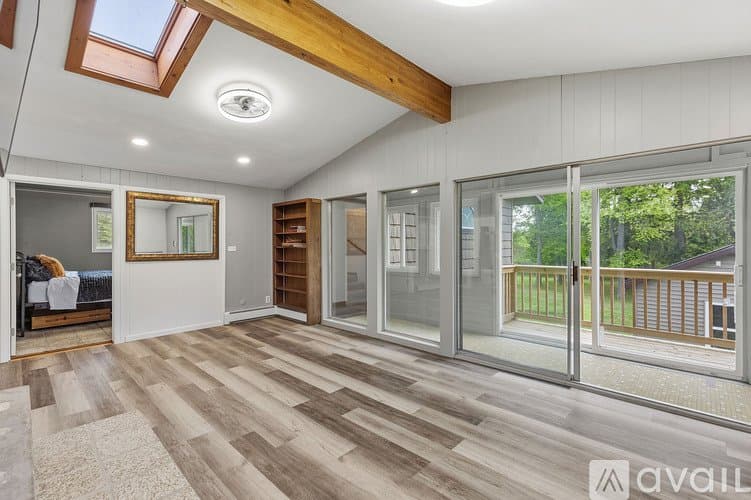 Lapeer House: 1392 Maple Grove Rd