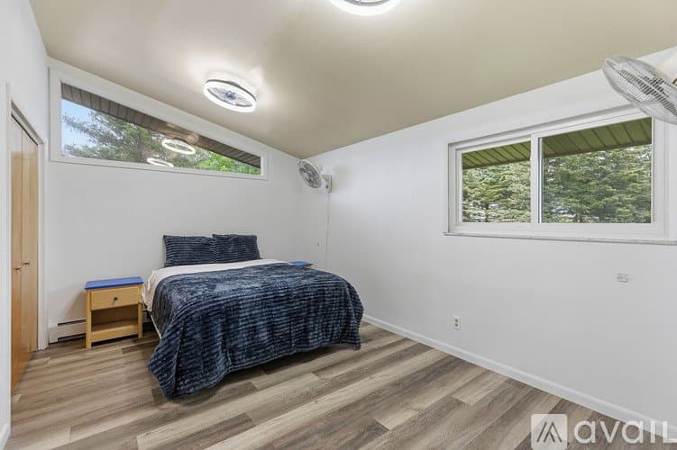 Lapeer House: 1392 Maple Grove Rd