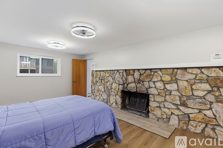 Lapeer House: 1392 Maple Grove Rd