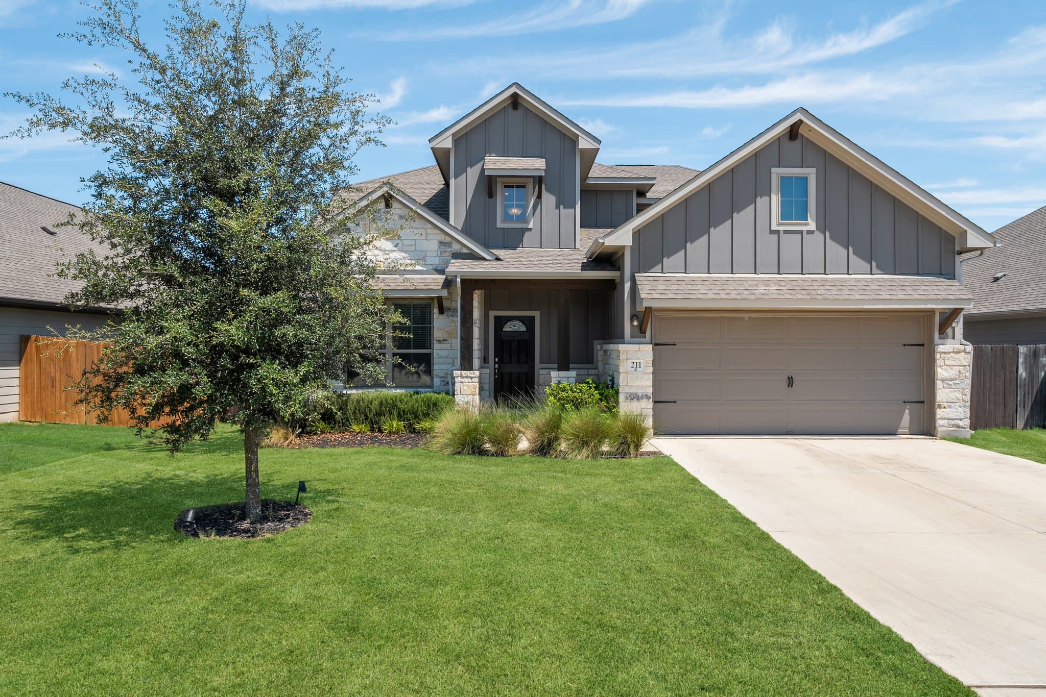 Hutto House: 211 Brookside St