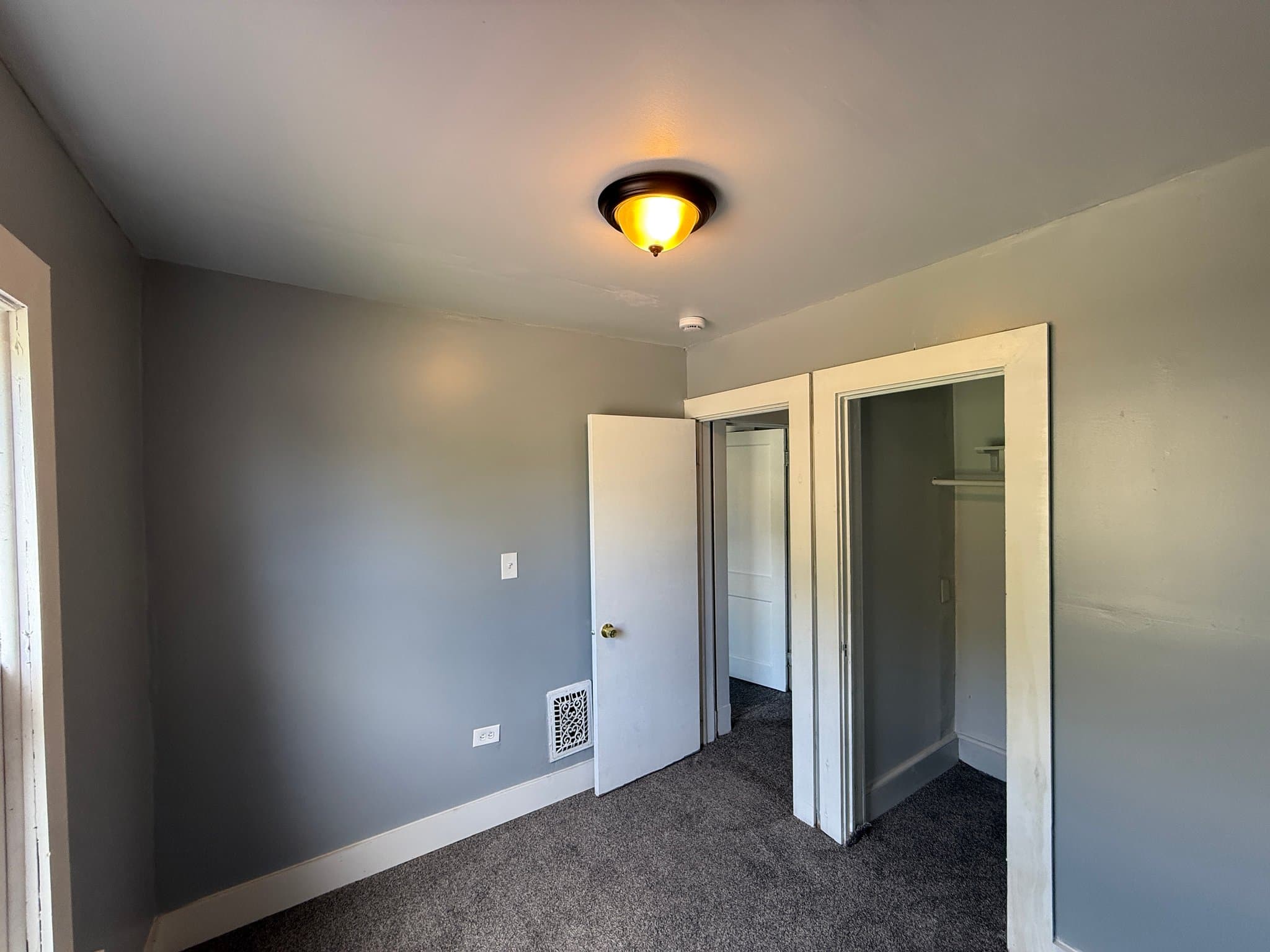Cleveland House: 14016 Castalia Ave