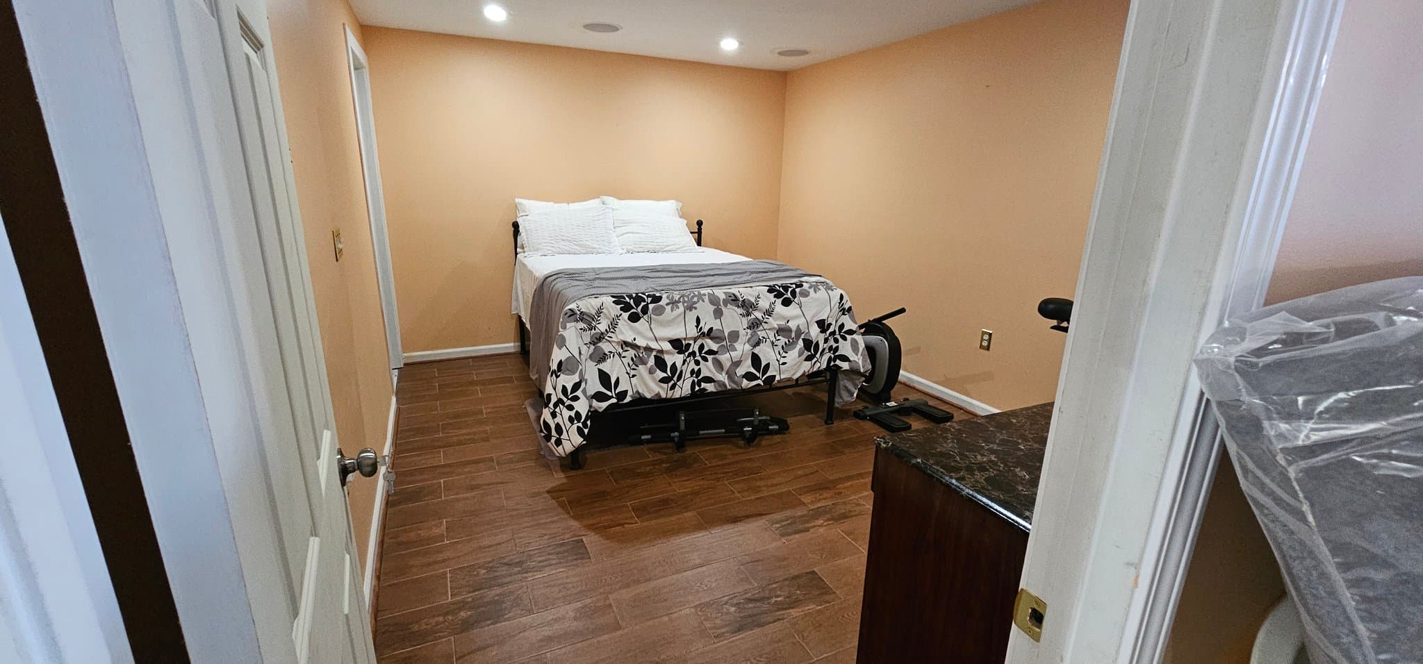 Manassas Park Single Room: 9227 Matthew Dr