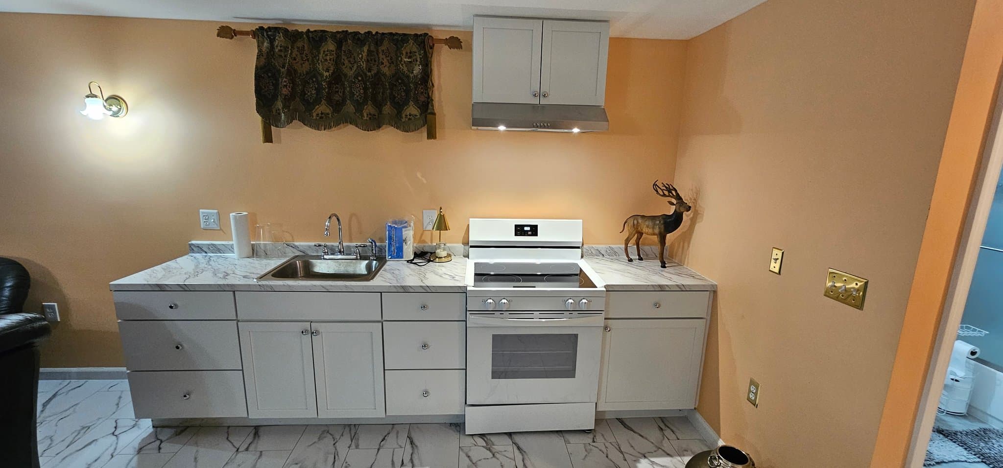 Manassas Park Single Room: 9227 Matthew Dr