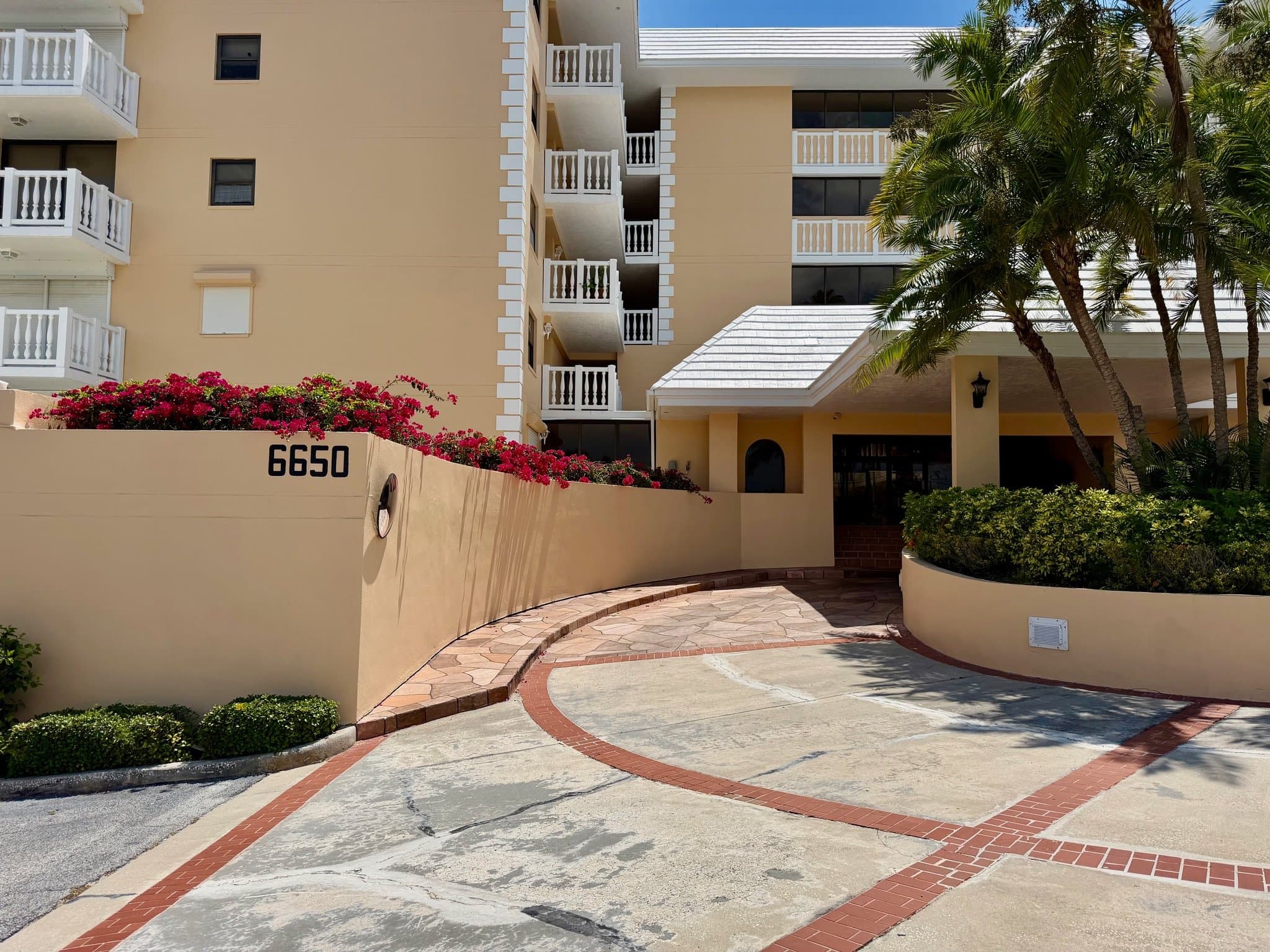 St. Pete Beach Condo: 6650 Sunset Way