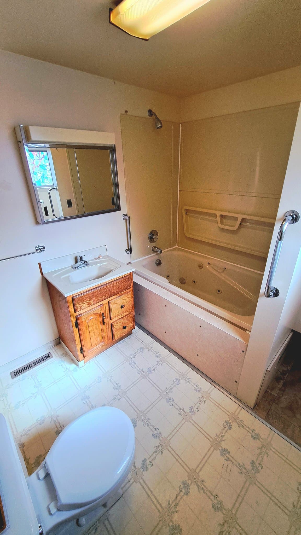 Philipsburg House: 105 Owsley Street