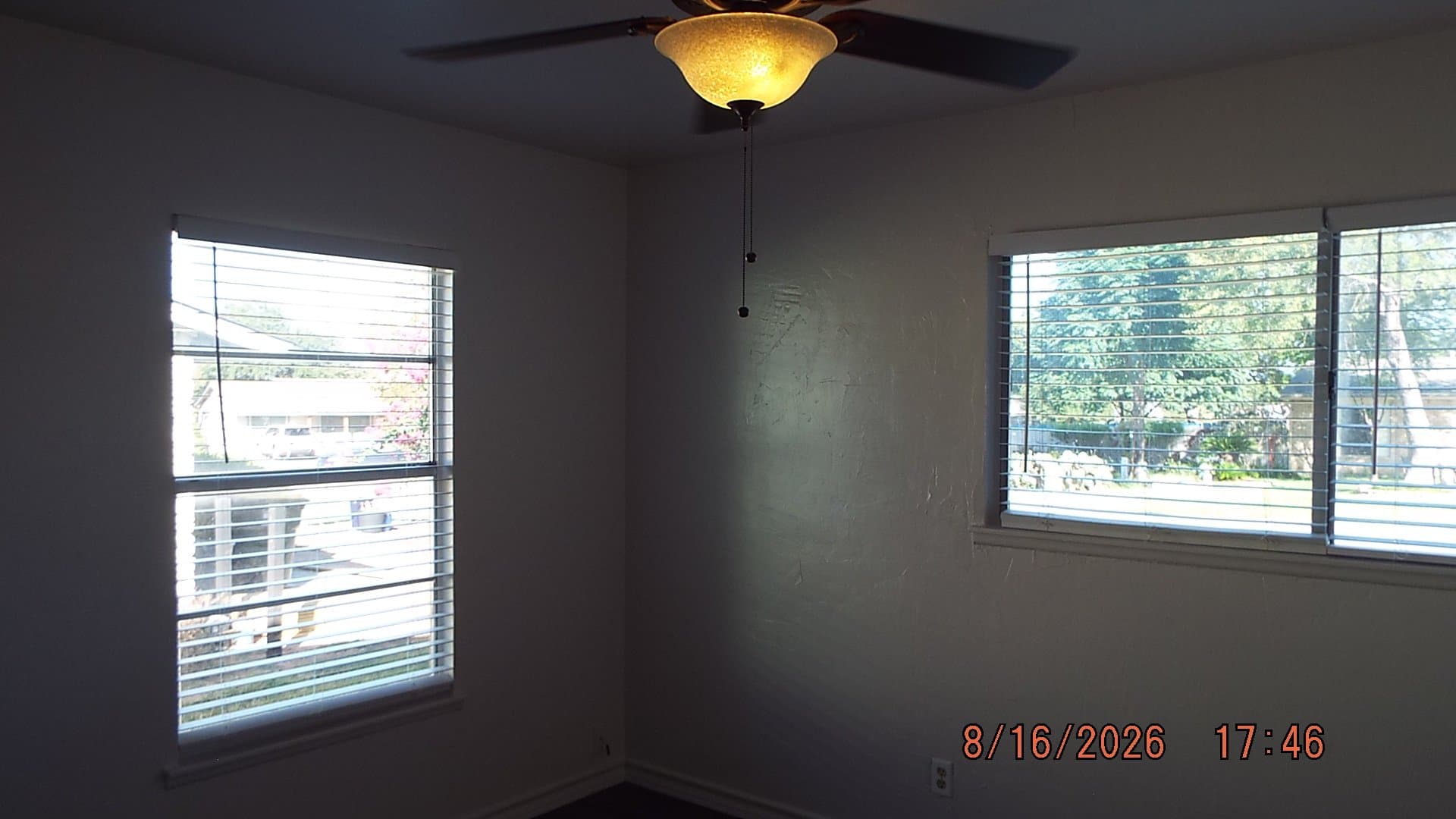 Universal City House: 807 Stonegate