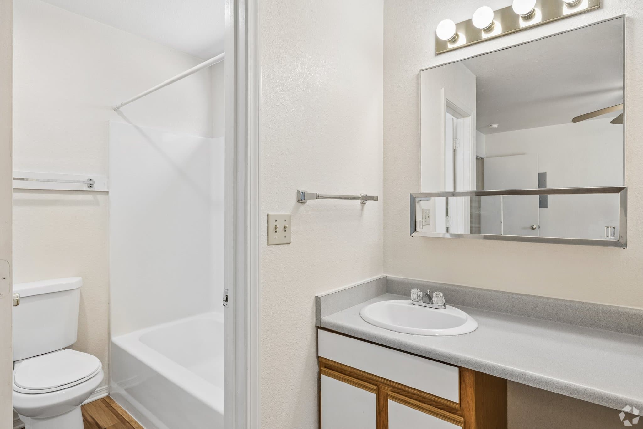 Flagstaff Single Room: 51 S Maricopa St