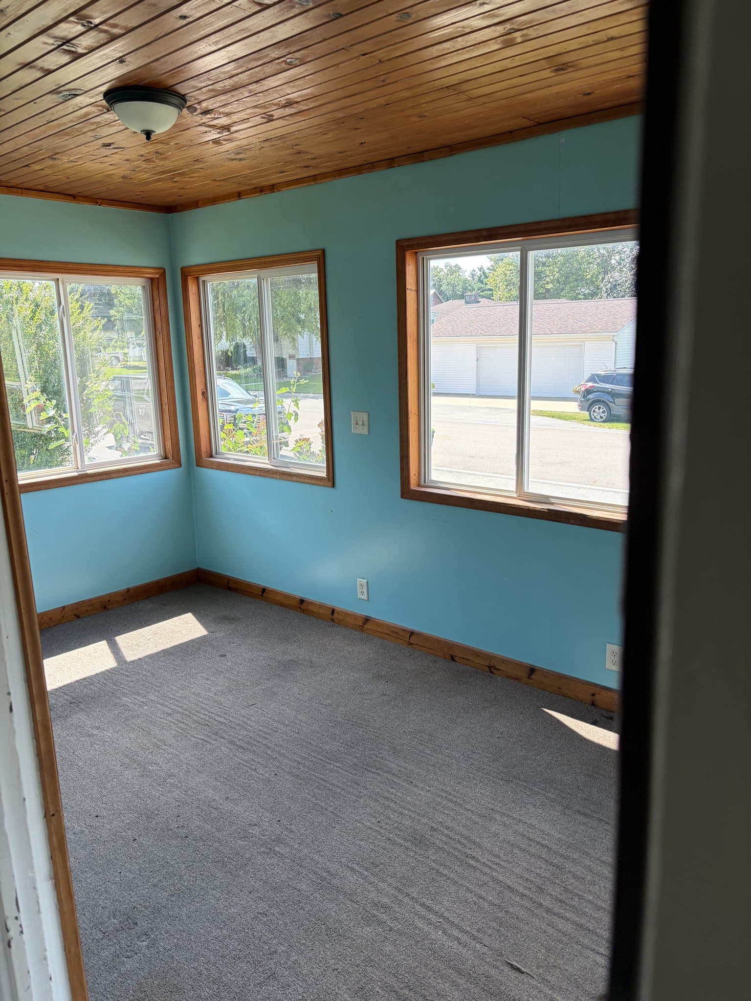 CHENOA House: 307 S Division St