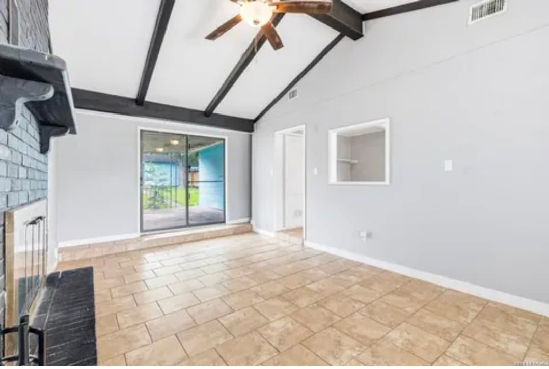 San Antonio House: 214 Early Way Drive