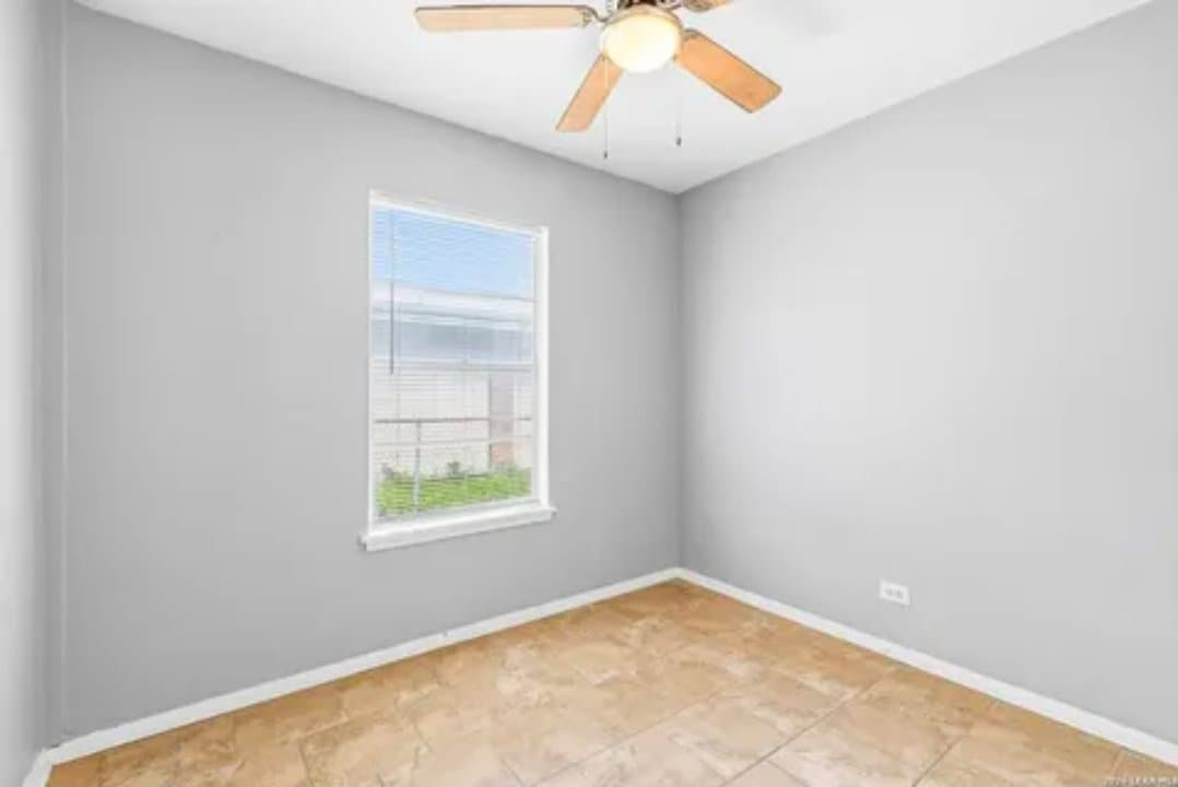 San Antonio House: 214 Early Way Drive