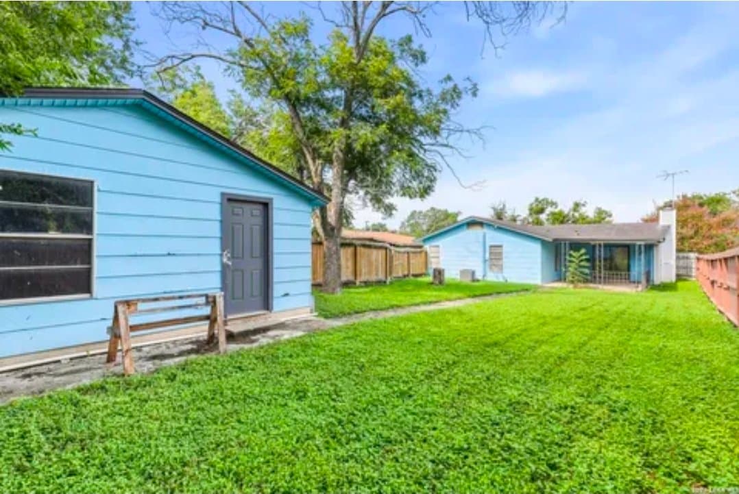 San Antonio House: 214 Early Way Drive