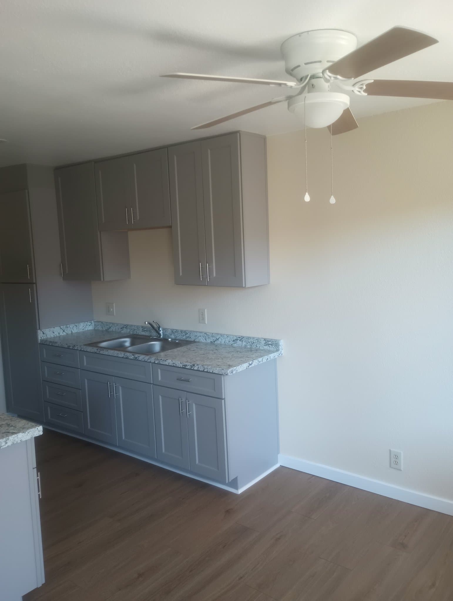 Riverside Apartment: 9435 California Ave