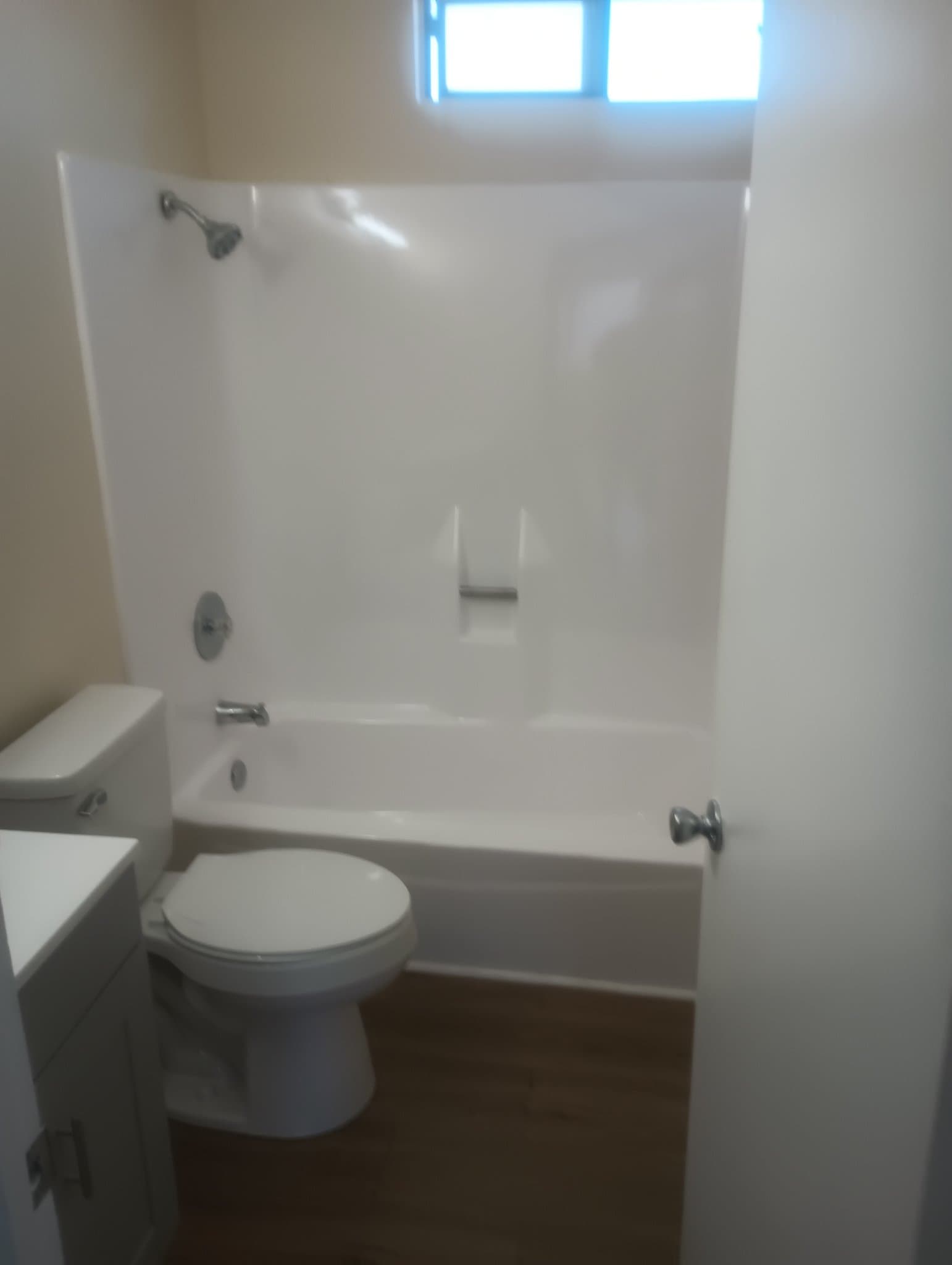 Riverside Apartment: 9435 California Ave