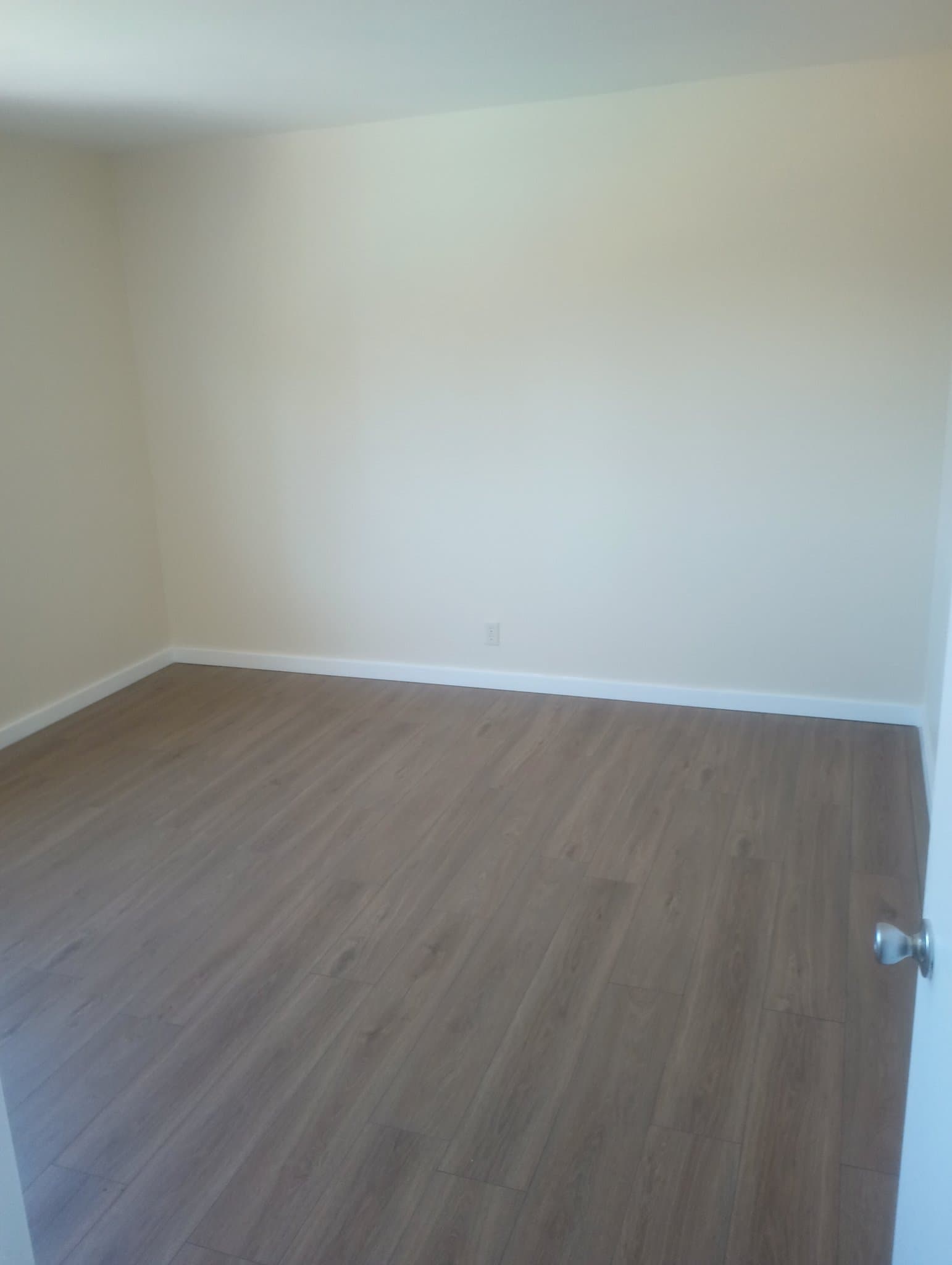 Riverside Apartment: 9435 California Ave