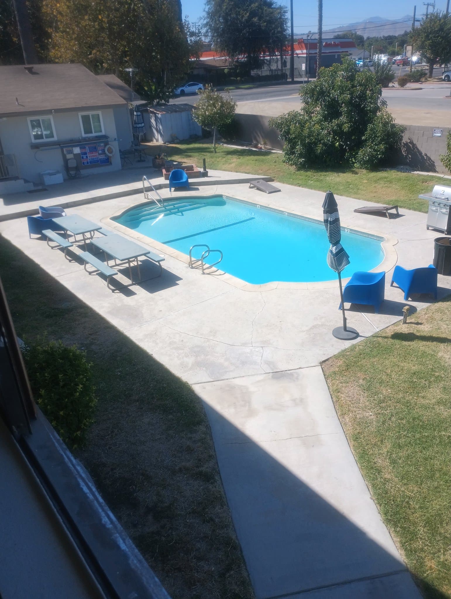 Riverside Apartment: 9435 California Ave
