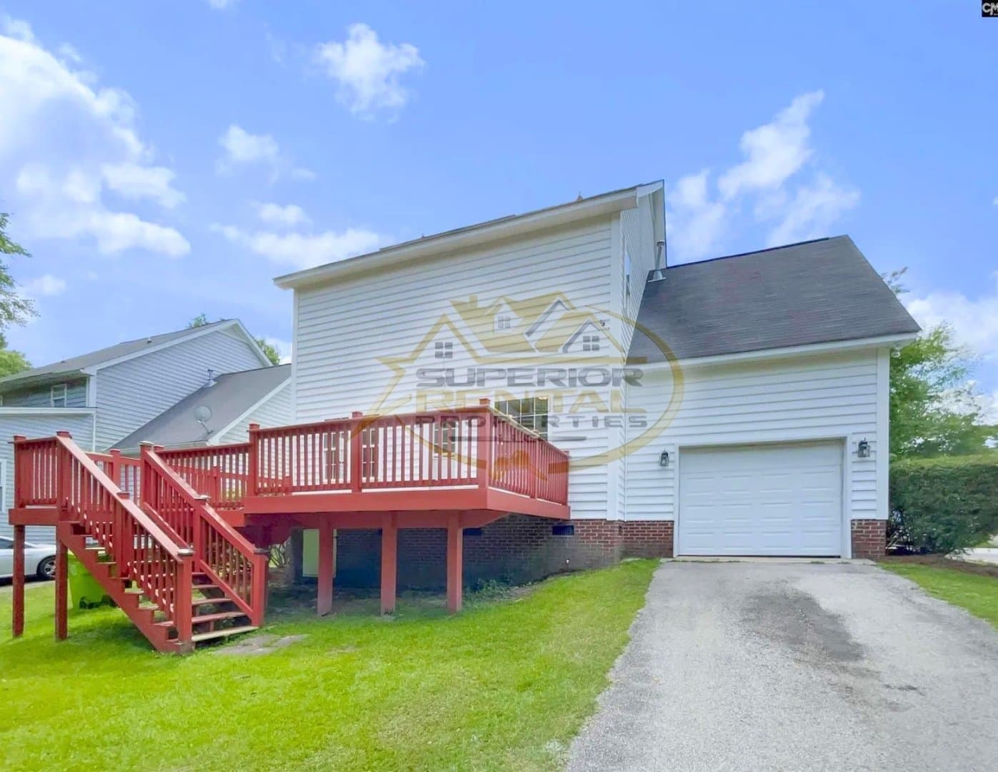 Columbia House: 124 Pickwick Drive