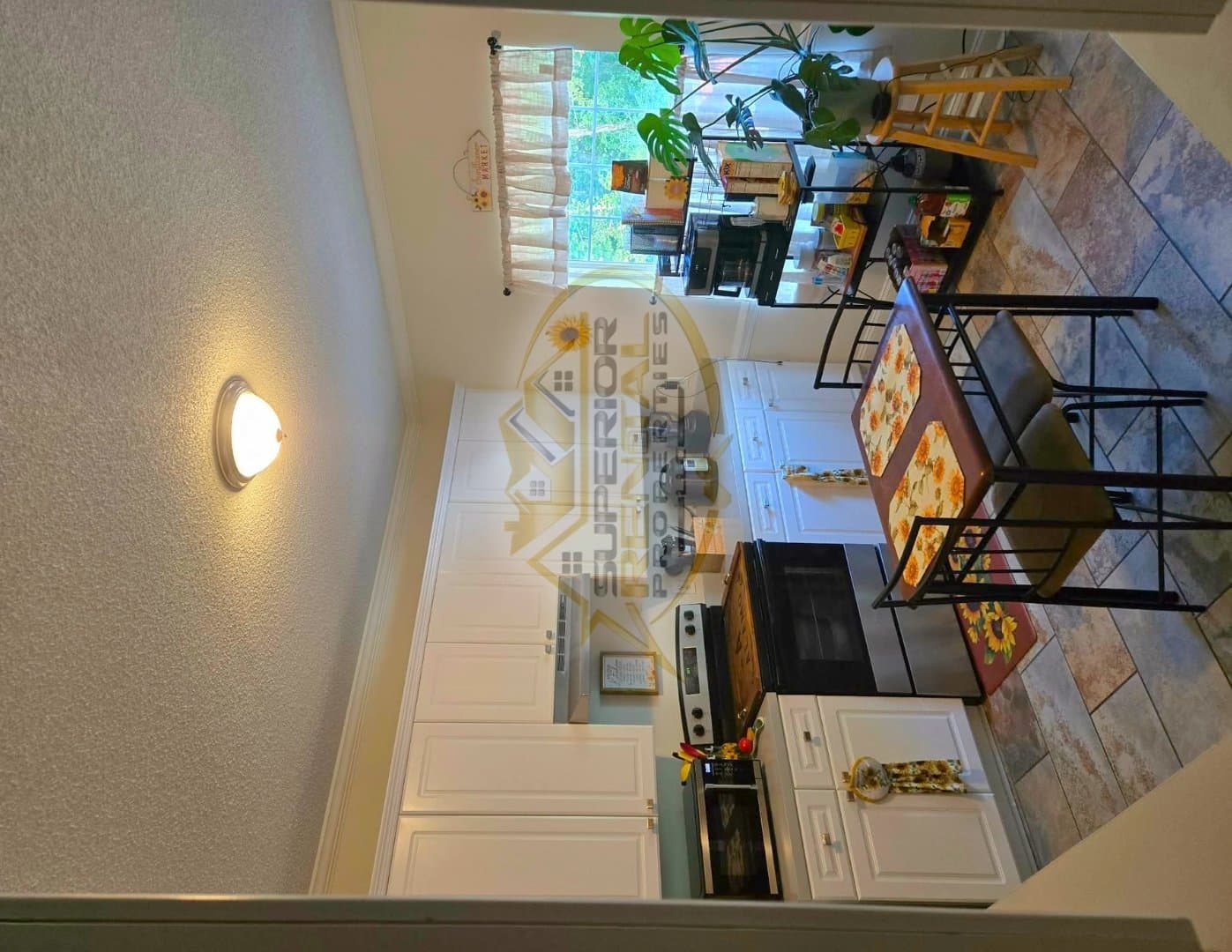 Columbia House: 124 Pickwick Drive