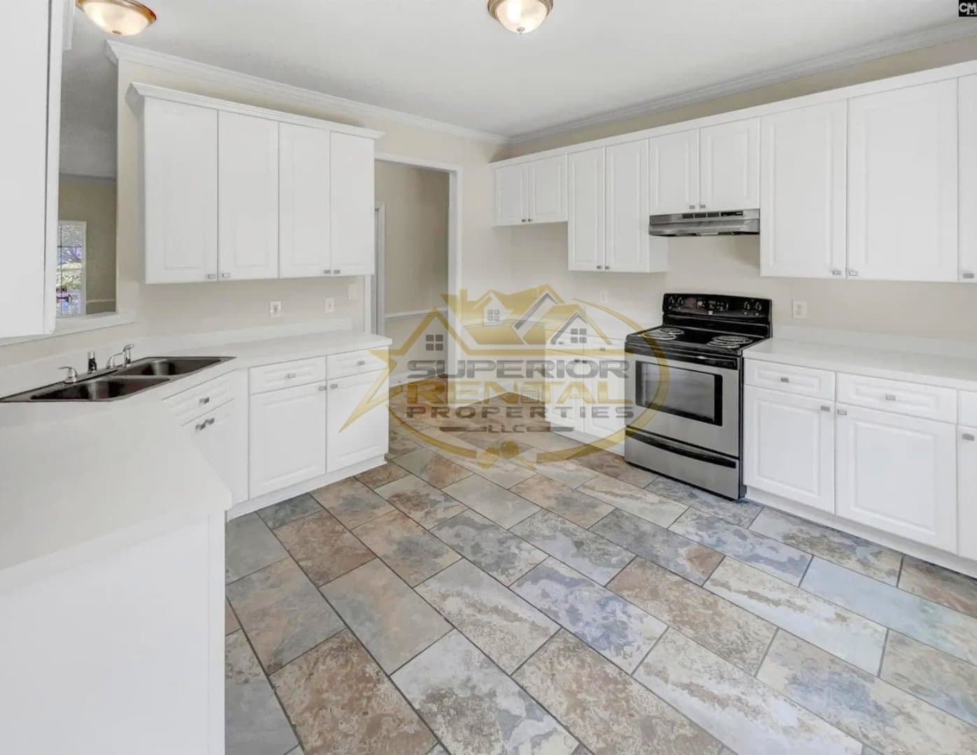 Columbia House: 124 Pickwick Drive