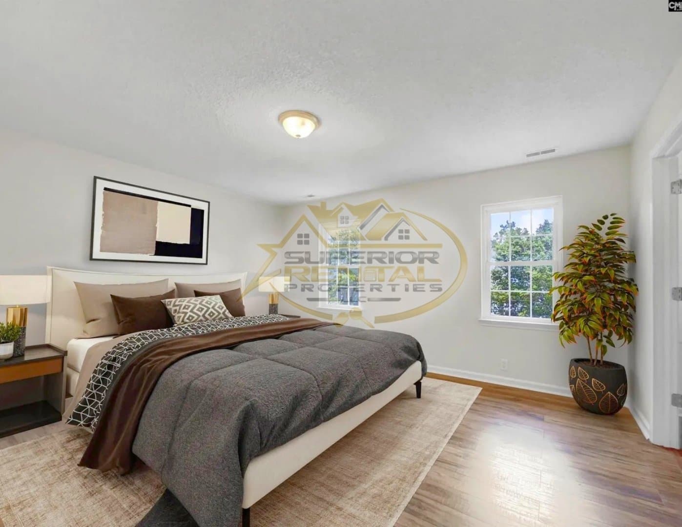 Columbia House: 124 Pickwick Drive