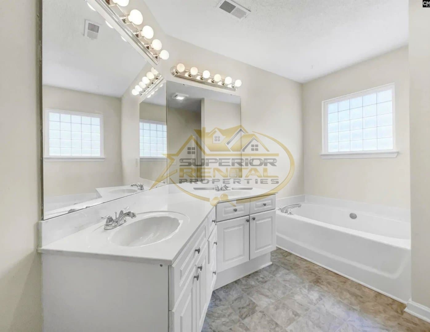 Columbia House: 124 Pickwick Drive