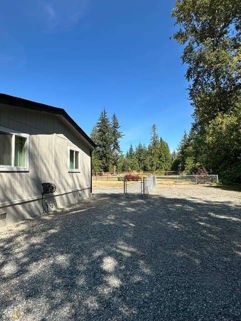 Arlington House: 19525 23rd Ave NE