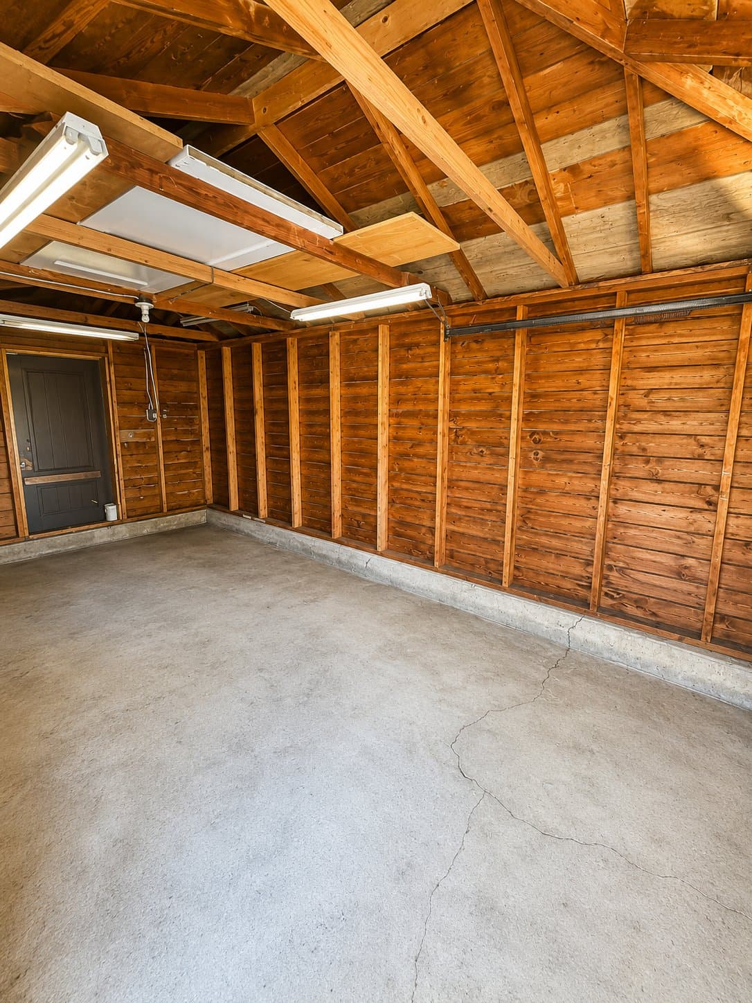 Edgewater House: 2906 Depew St