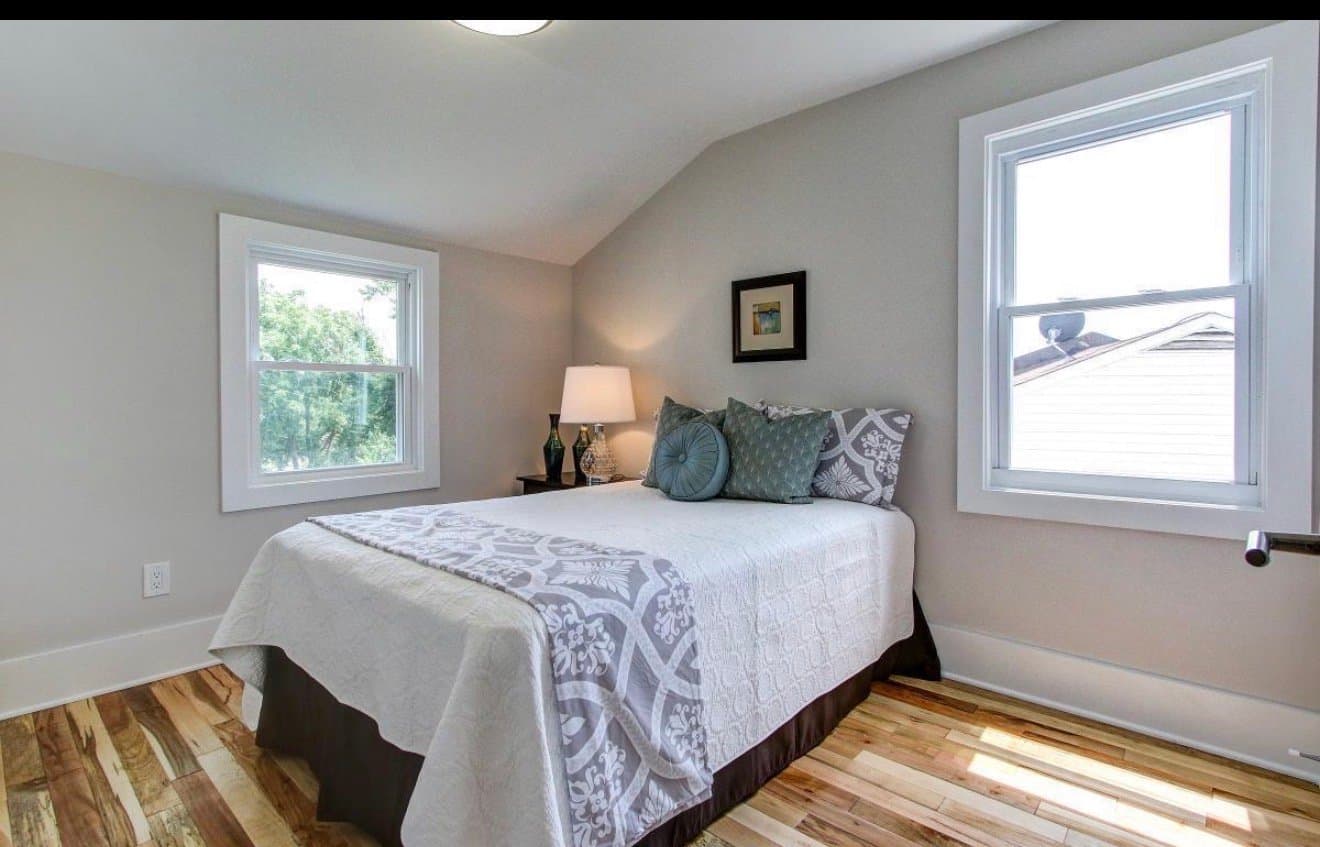 Washington Single Room: 825 50th pl ne,