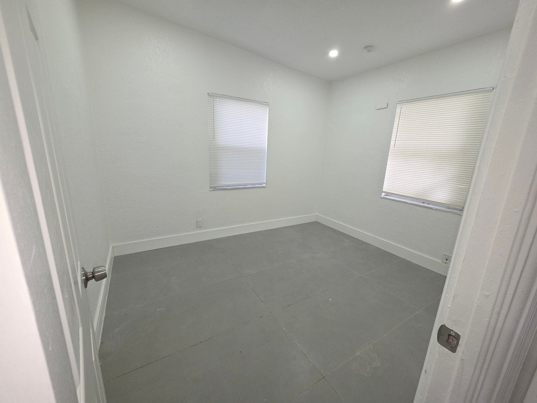 hollywood House: 6340 rodman st