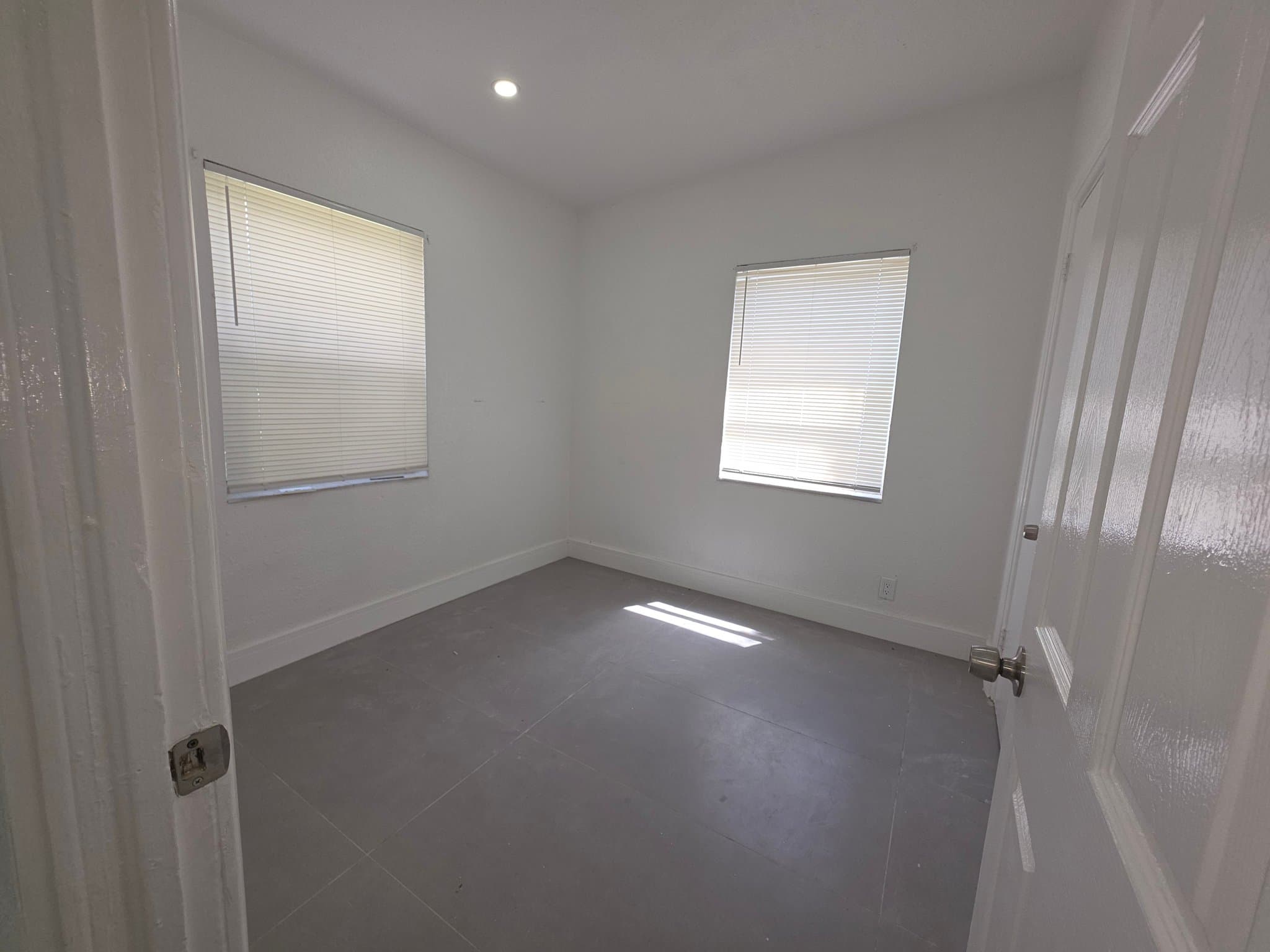 hollywood House: 6340 rodman st