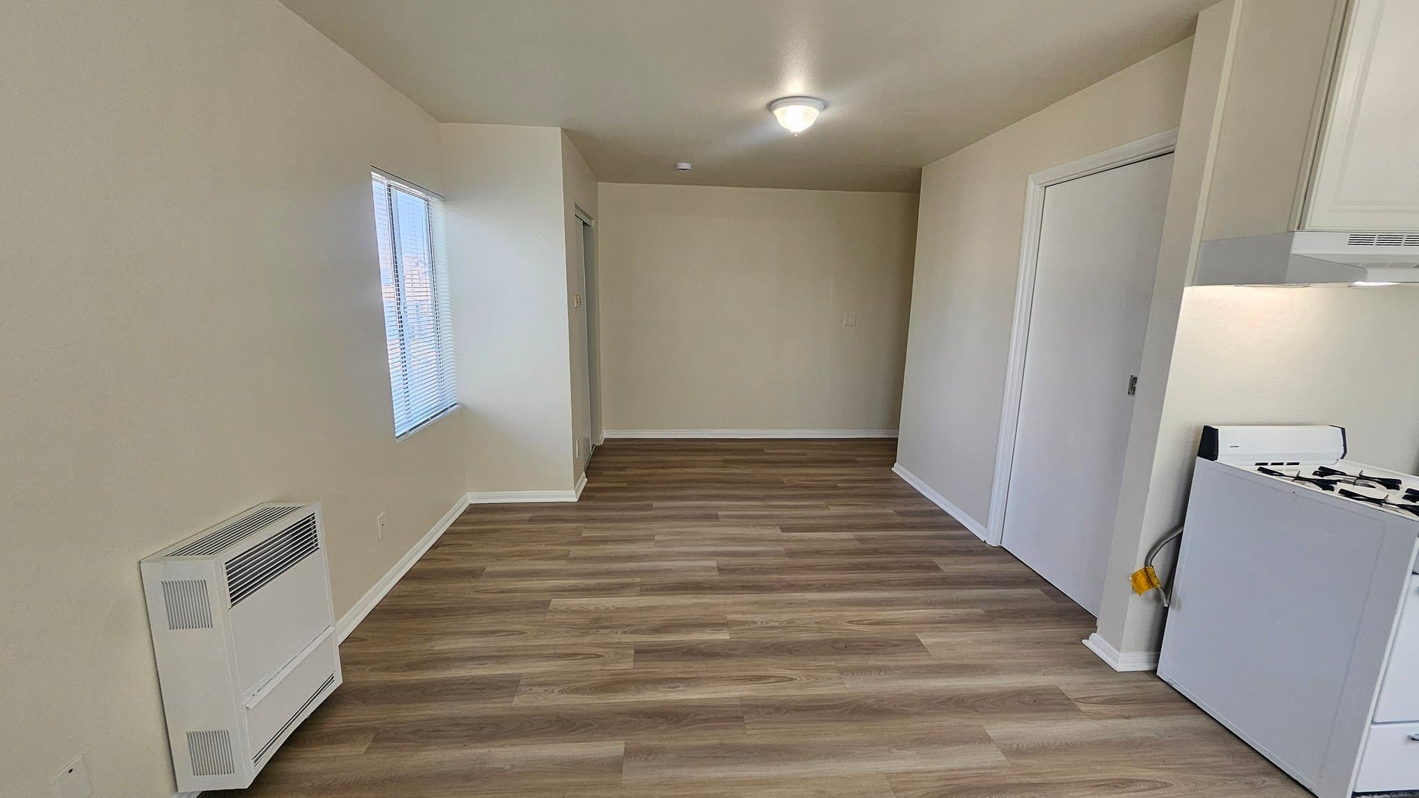 Los Angeles Apartment: 1750 S Longwood Ave