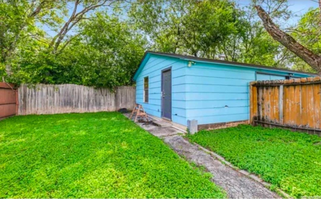 San Antonio House: 214 Early Way Drive