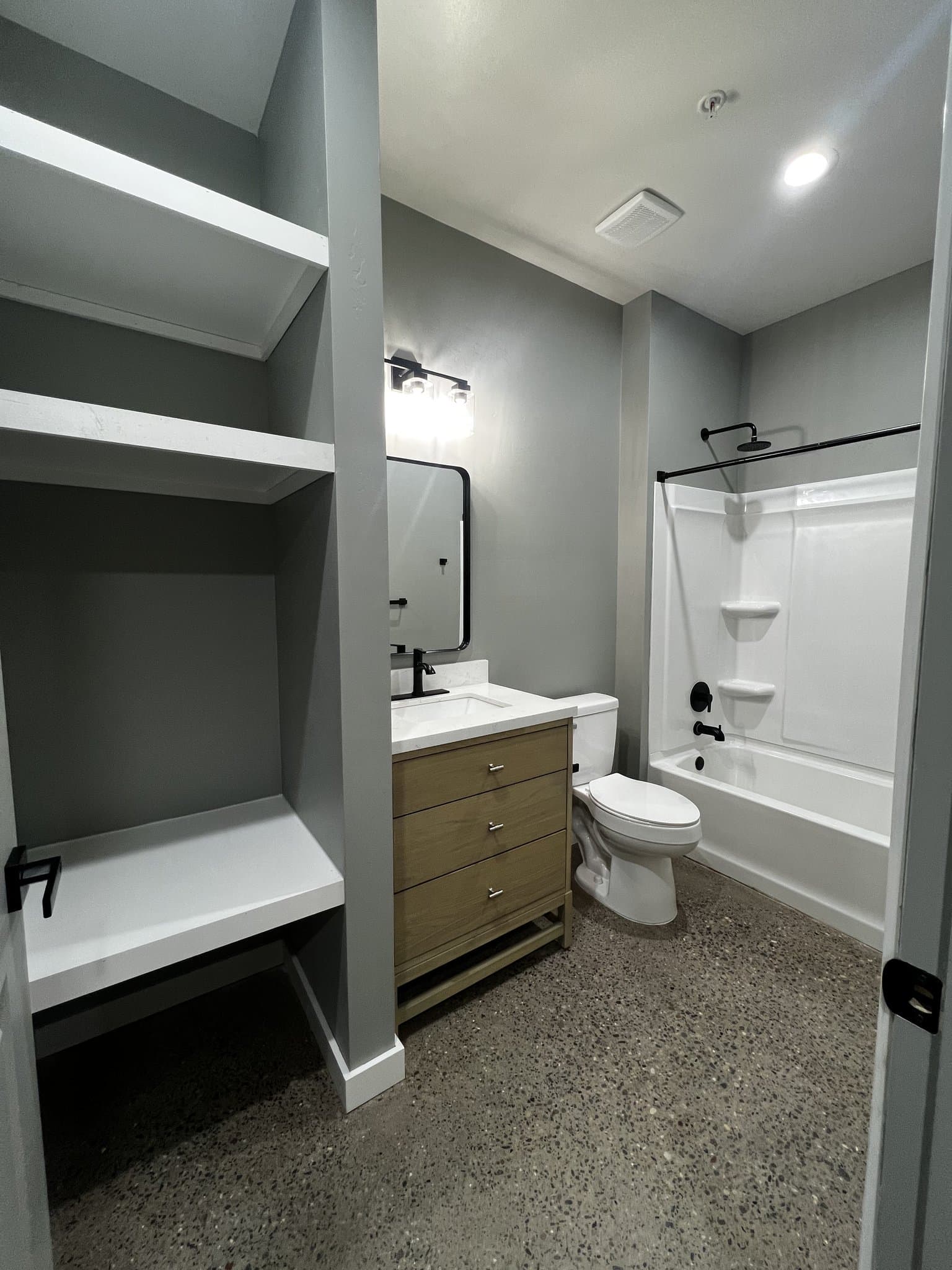 Albuquerque Apartment: 11715 Menaul Blvd. NE
