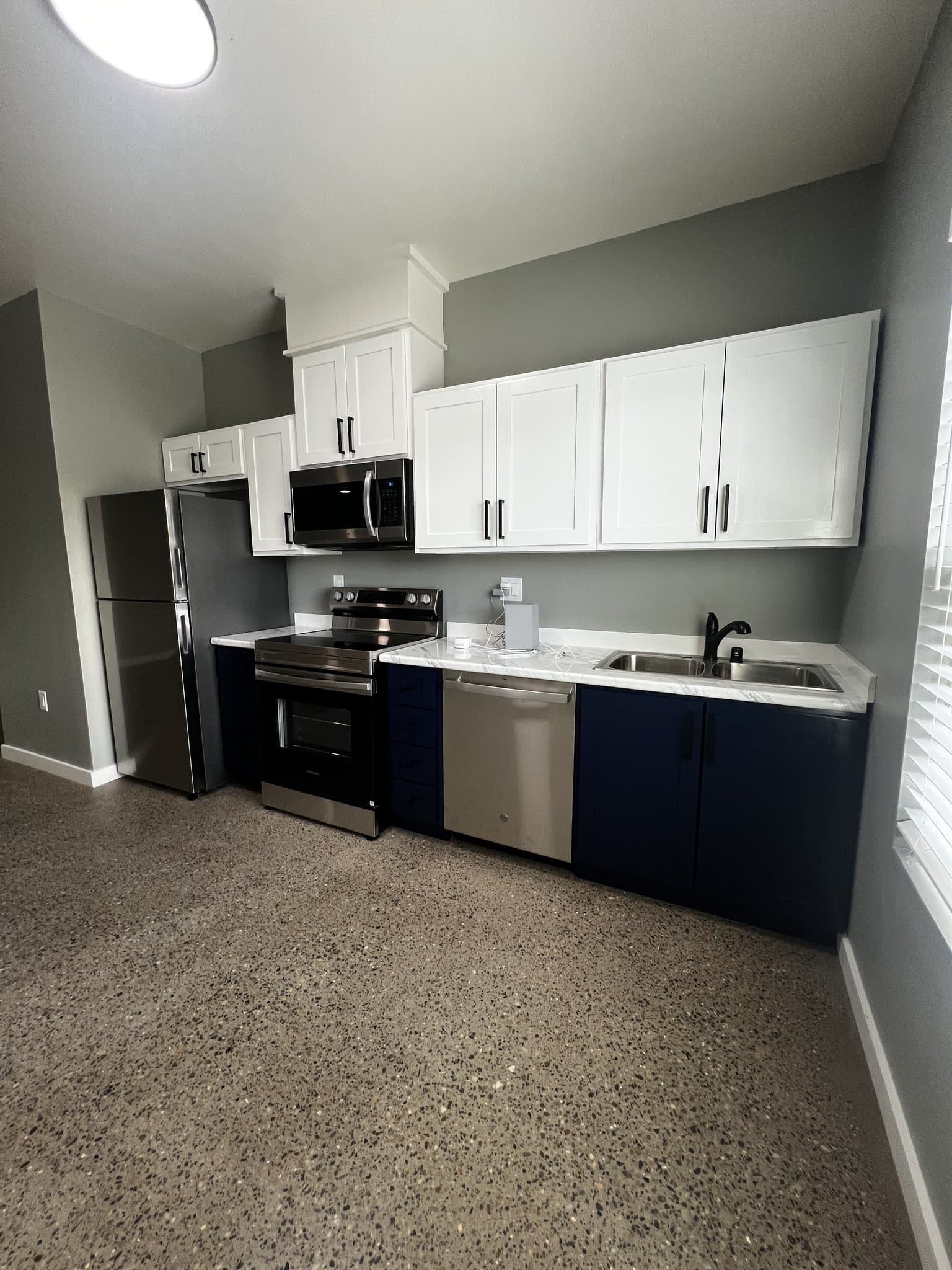 Albuquerque Apartment: 11715 Menaul Blvd. NE