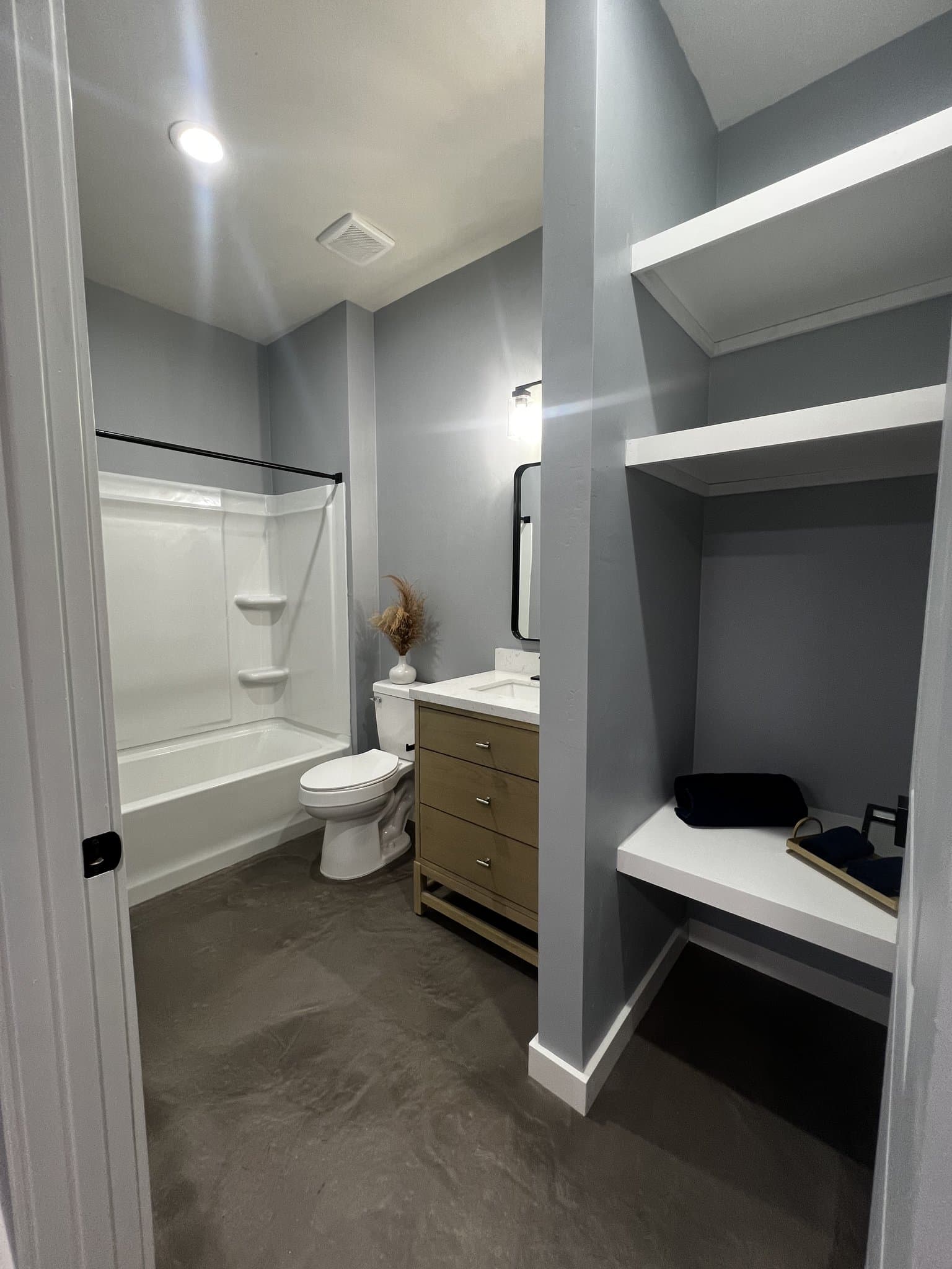 Albuquerque Apartment: 11715 Menaul Blvd. NE