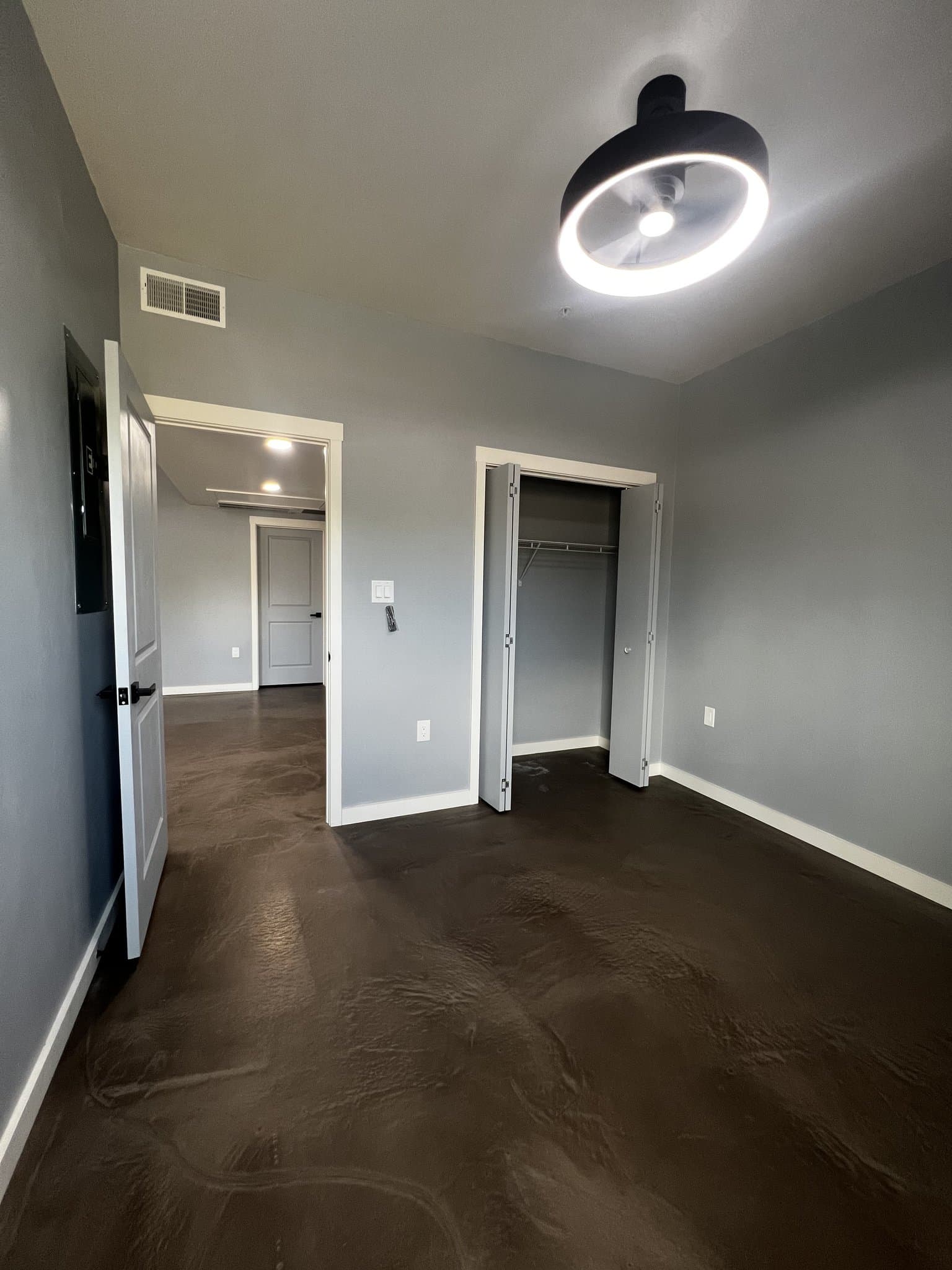 Albuquerque Apartment: 11715 Menaul Blvd. NE